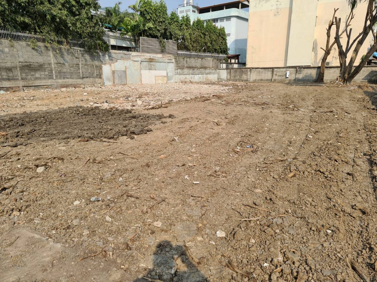 ขาย / เช่า ที่ดินเปล่า ซอย สุขุมวิทซอย 71 ปรีดีพนมยงค์ ซอย 26 (พัฒนเวศม์) ขนาด 331 ตร.วา.