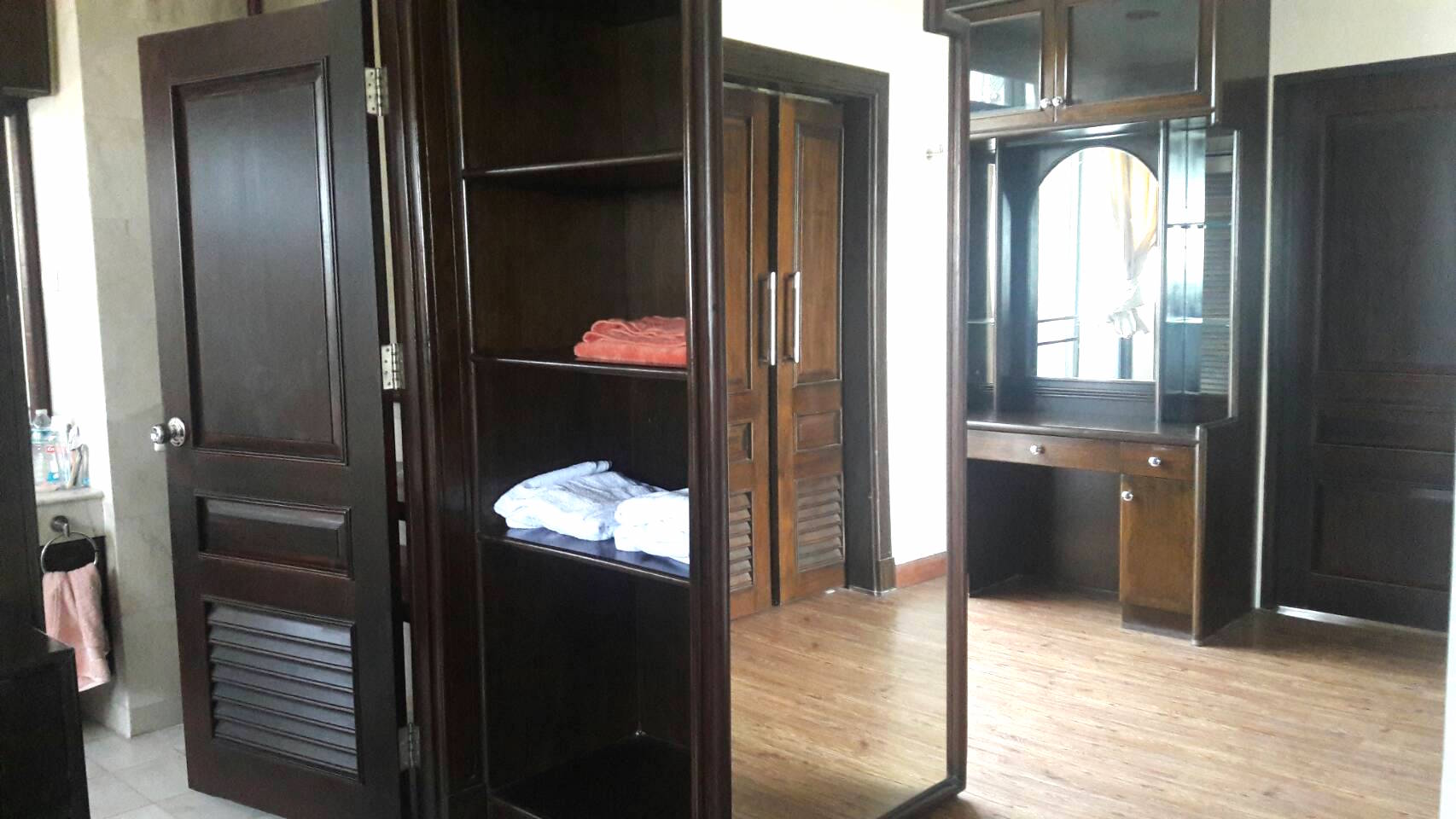 ให้เช่าคอนโด The Waterford Condominium (เดอะ วอเตอร์ฟอร์ด คอนโดมิเนียม) 4 ห้องนอน