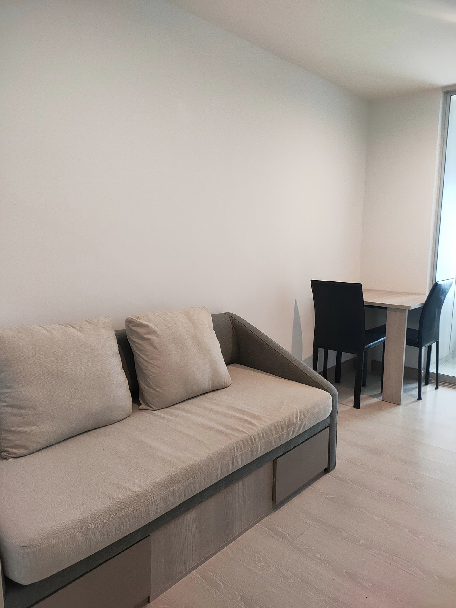 ให้เช่าคอนโดพร้อมอยู่ ราคา 7,000 บาท/เดือน (สัญญา 1 ปีขึ้นไป) ใกล้ BTS สำโรง และห้างอิมพีเรียลสำโรงเพียง 500 เมตร ***ส่วนต่อขยายรถไฟฟ้าสายสีเหลือง***