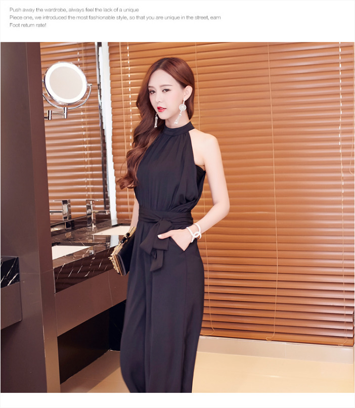 จั้มสูทกางเกงขายาวสีดำ แขนกุด กางเกงขากว้างทรงปล่อยใส่สบาย เป็นสีดำล้วน แนวเรียบๆ สวย น่ารัก แอบเท่นิดๆ