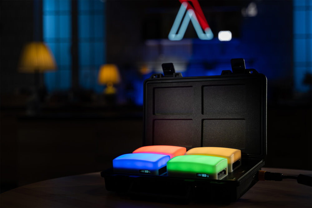 Aputure MC 4-Light Travel Kit with Charging Case