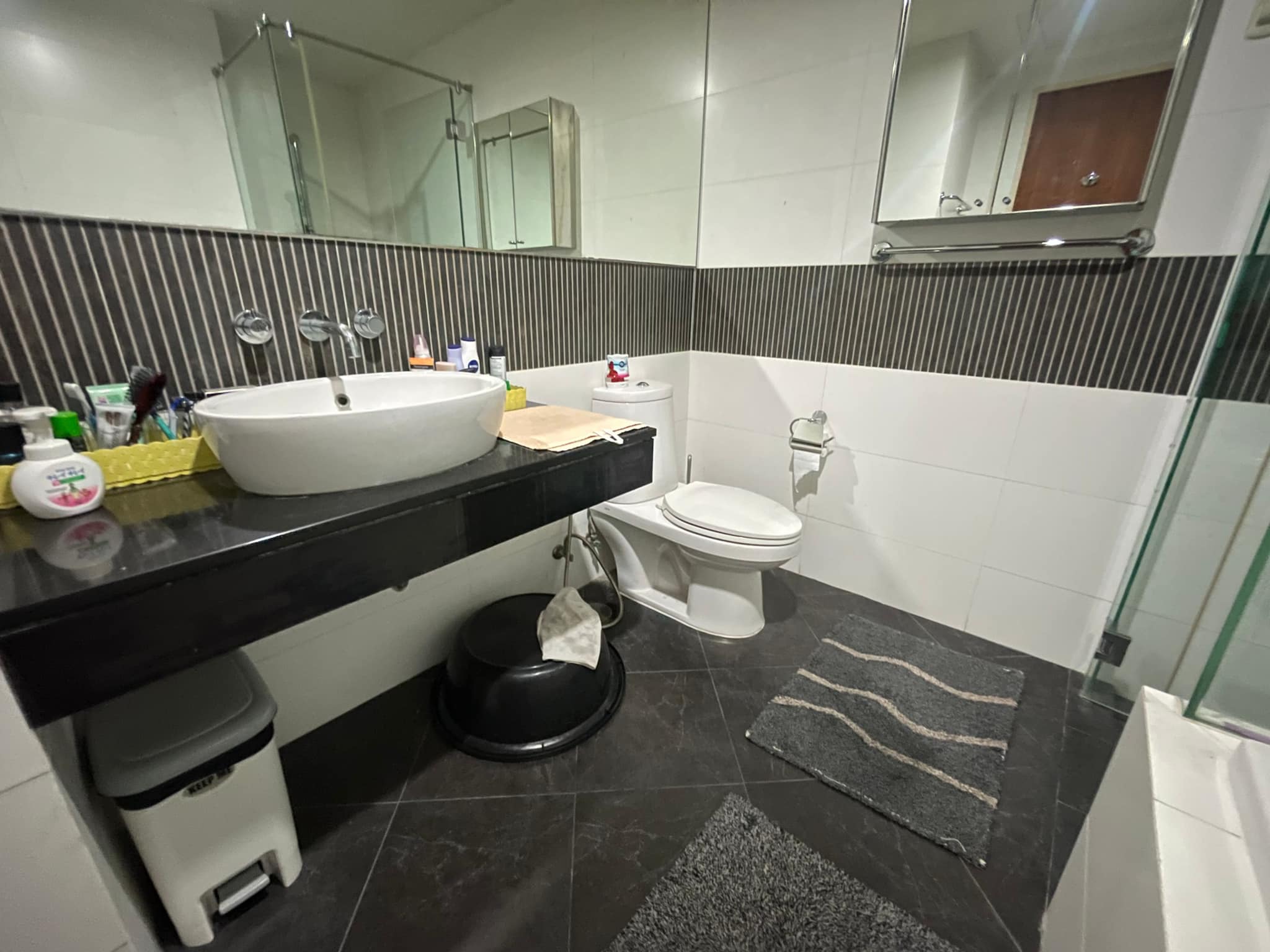 ขาย / เช่า คอนโด Urbana Sathorn (เออร์บานา สาทร) 1 ห้องนอน 1 ห้องน้ำ ขนาด 70ตรม. ตั้งอยู่บนถนนสาทรใต้