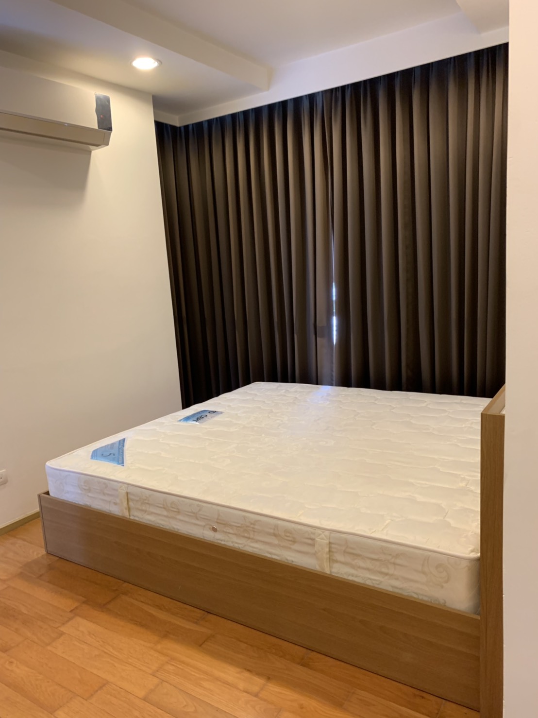 ขาย/ เช่า คอนโด Abstracts Phahonyothin Park (แอ็บสแตร็กส์ พหลโยธิน พาร์ค) 1.) ห้อง 592 ชั้น 20 ขนาด 57.77 ตรม 2 ห้องนอน