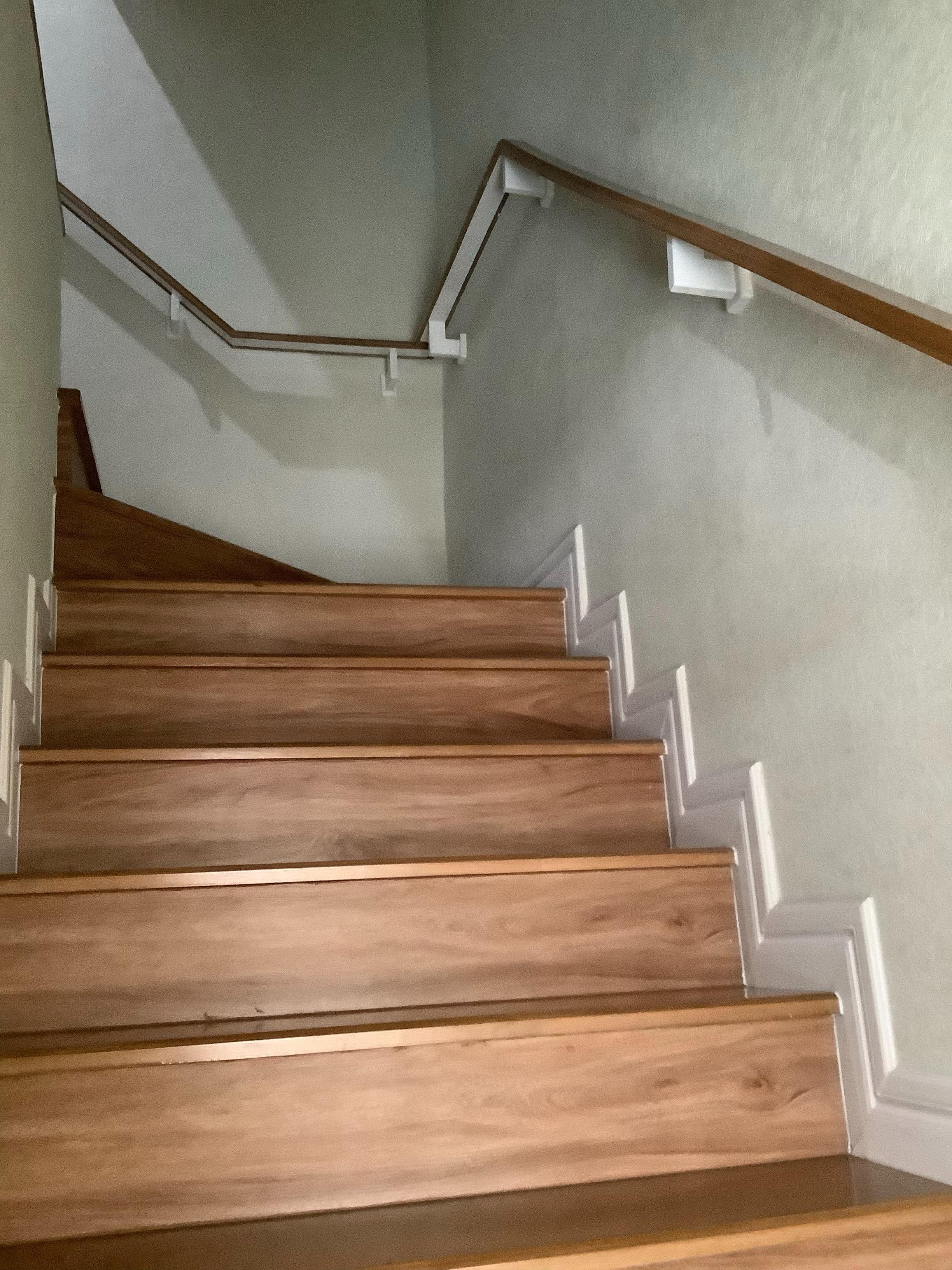 ขายทาวน์เฮ้าส์ 2 ชั้น หมู่บ้าน โกลเด้น ทาวน์ วัชรพล-สุขาภิบาล 5 Gloden Town Watcharapol-Sukhapiban 5 มี 4 ห้องนอน