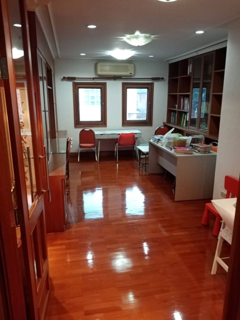 ขาย / ให้เช่าบ้านเดี่ยว 2 ชั้น ติดถนนพุทธมณฑล สาย 1 หมู่บ้านมหาดไทย 1 ขนาด 101 ตรว 4 ห้องนอน 5 ห้องน้ำ