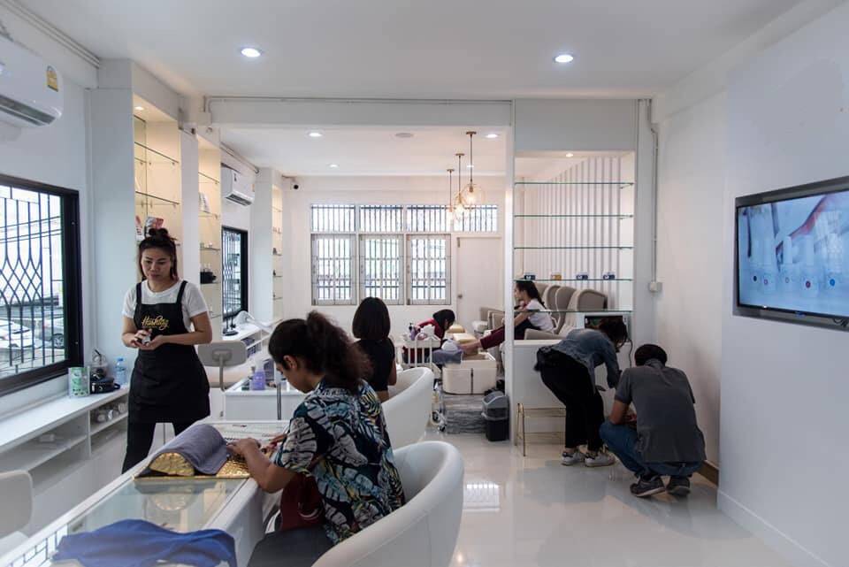 ให้เช่าตึกแถว ติดถนนอ่อนนุช หน้าปากซอยอ่อนนุช 47 ร้านเดิมเปิดเป็นร้านทำผม ทำเล็บ ทั้งหมด 4 ชั้น