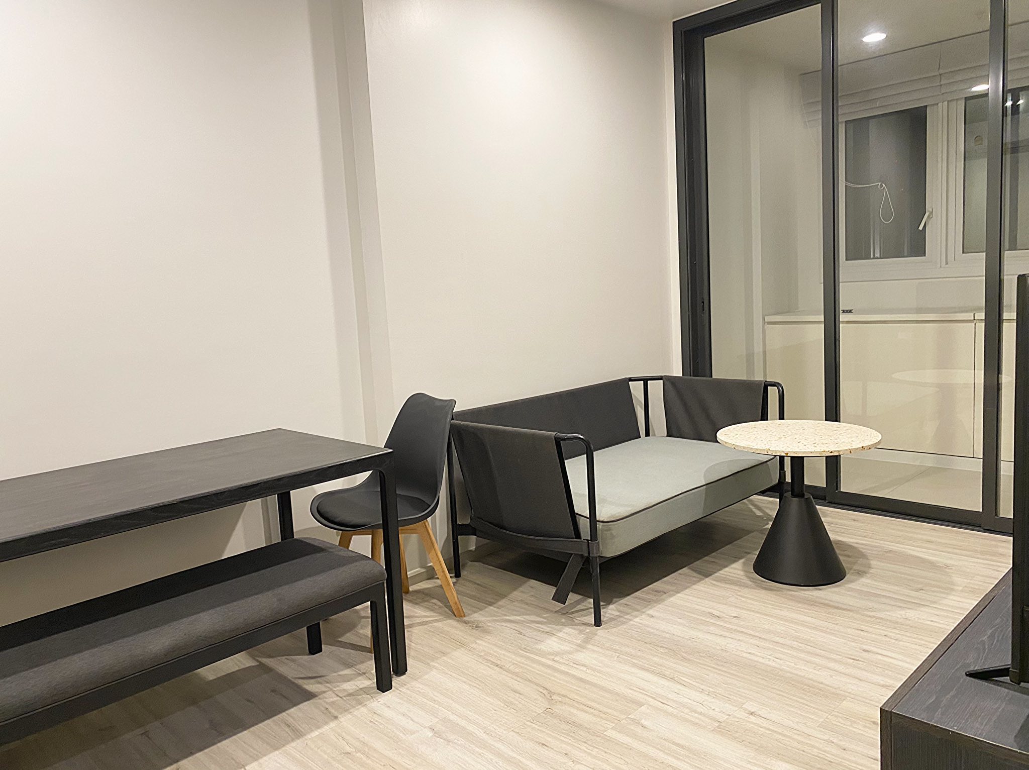 ปล่อยเช่า Condo XT Huaikhwang ห้อง 1 Bedroom ขนาด 35.1 ตร.ม. ชั้น 15 วิวสวนดาดฟ้า ตึก A ติด MRT ห้วยขวาง เพียง 75 เมตร