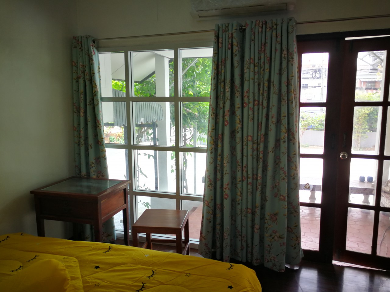 บ้านเดี่ยวชั้นเดี่ยวให้เช่า ดอนเมือง หน้าติดเซเว่น อยู่บนถนนช่างอากาศอุทิศ 10 บรรยากาศร่มรื่นย์