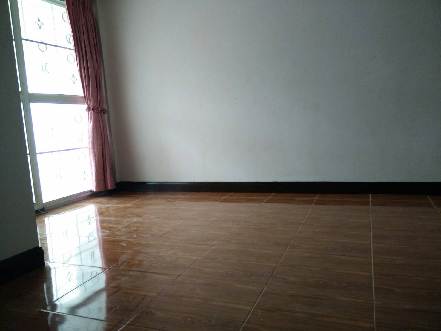 ให้เช่าทาวน์โฮม 3 ชั้น หมู่บ้านแฮปปี้แลนด์แกรนวิลล์ ซอย ลาดพร้าว 101 เนื้อที่ 23 ตร.วา 3 ห้องนอน