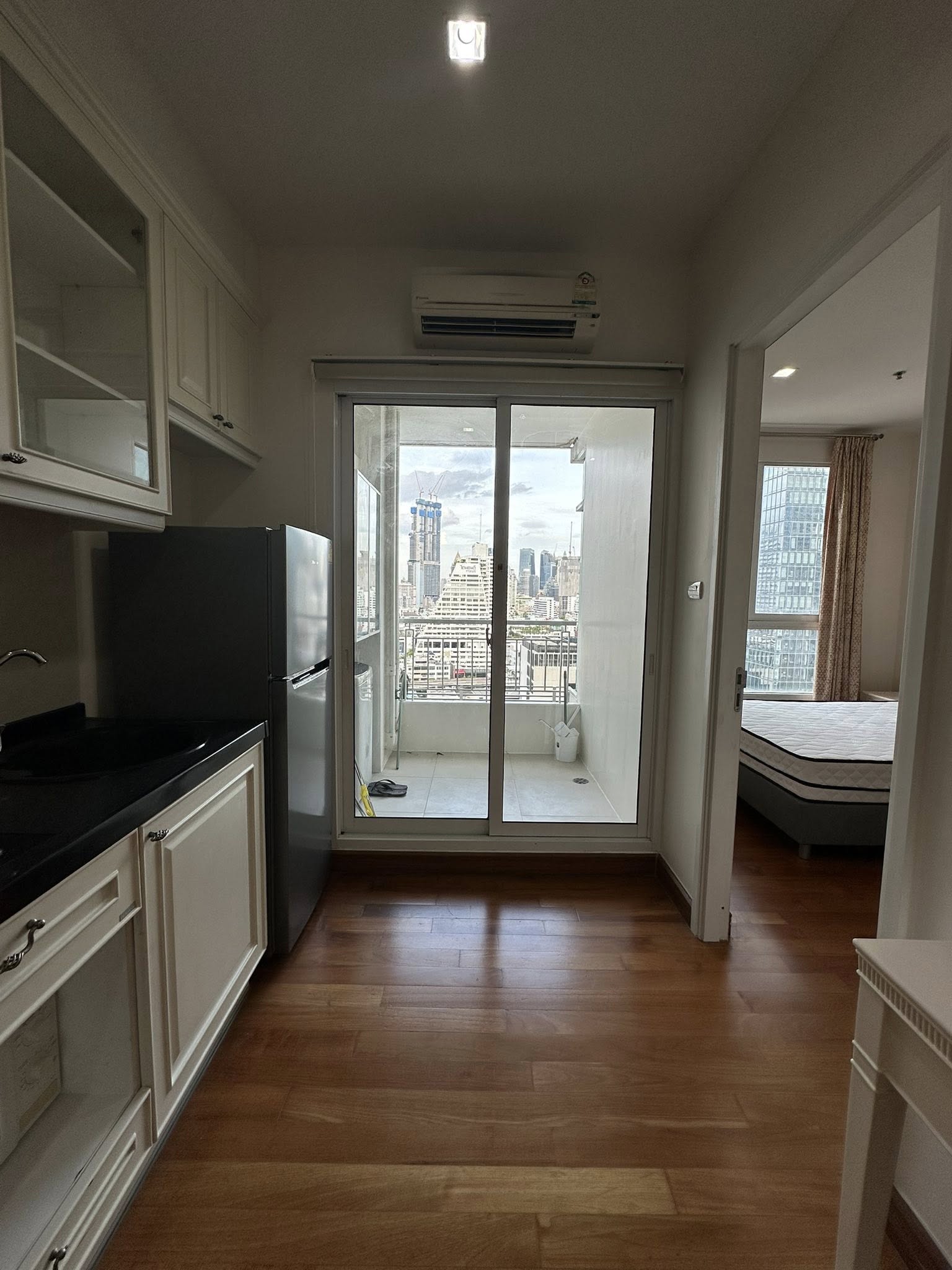 🏡✨ ให้เช่าคอนโด Ivy Sathorn 10 วิวมหานคร‼ ใกล้ BTS ช่องนนทรี – เซนต์หลุยส์