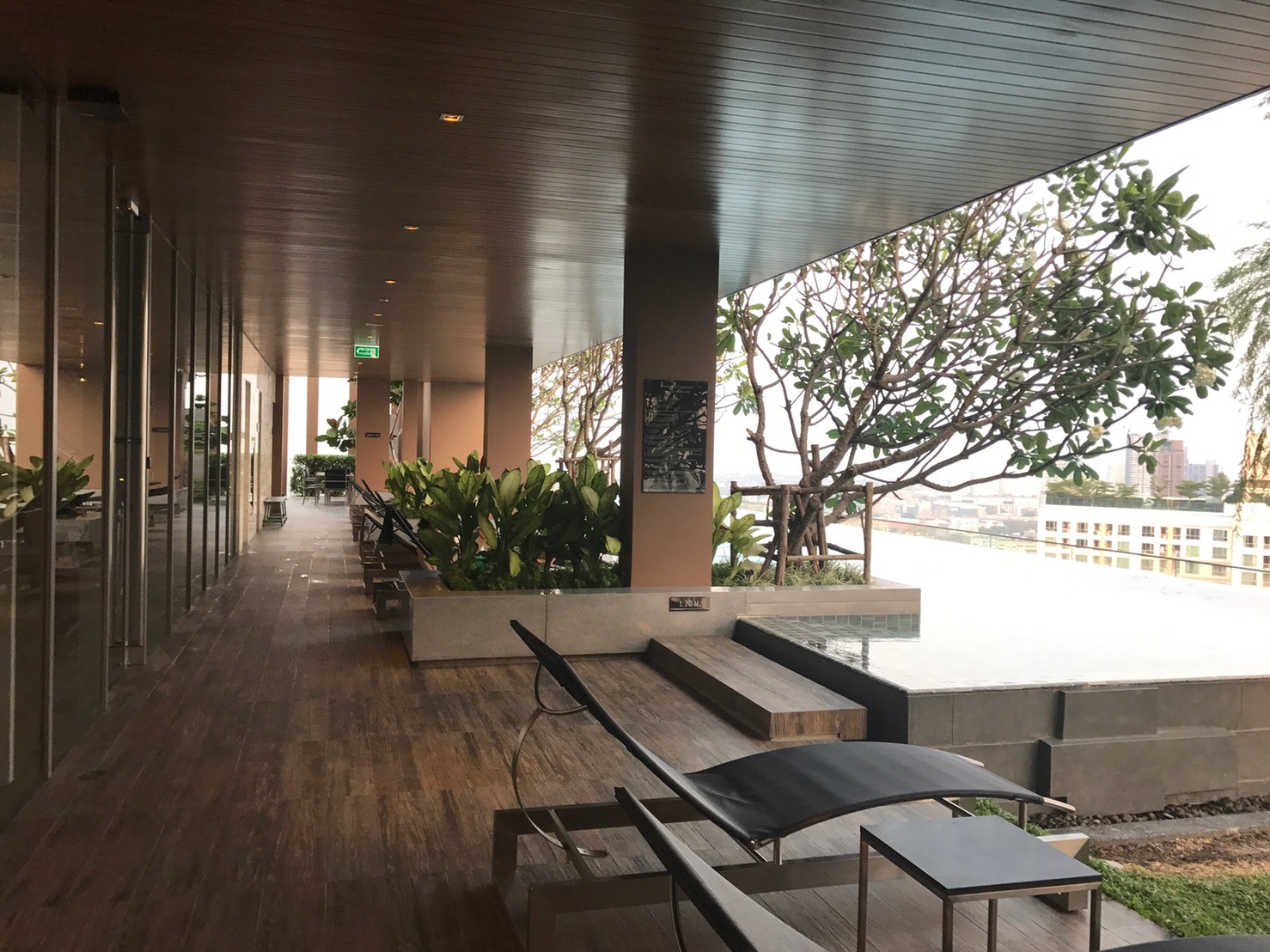 ให้เช่าคอนโด The Lofts Ekkamai (เดอะ ล็อฟท์ เอกมัย) 1 ห้องนอน 1 ห้องน้ำ