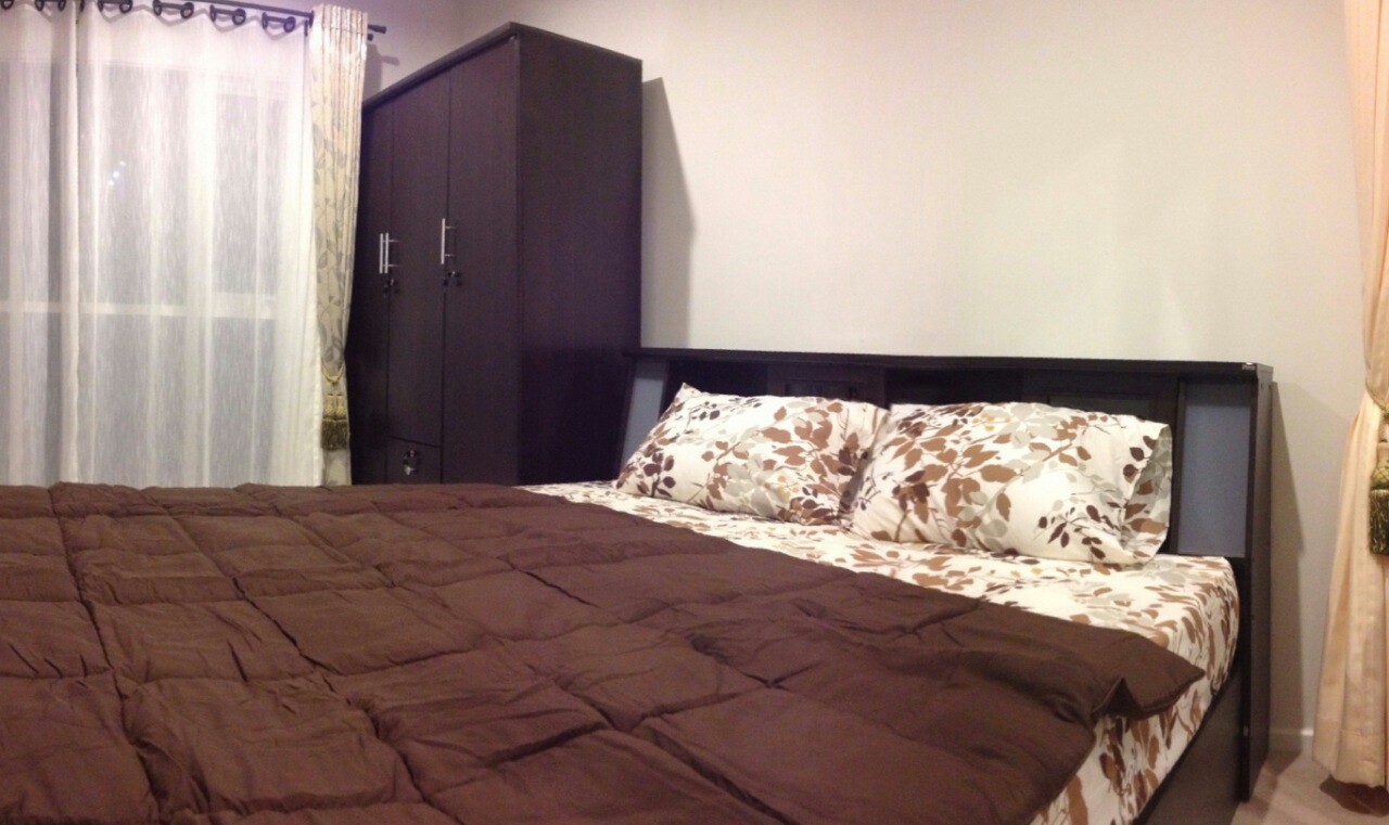 ให้เช่าห้องคอนโด Aspire พระรามเก้า ราคา 18000 / เดือน 1 ห้องนอน ชั้น 2 พื้นที่ 39 ตร.ม วิวเมือง มองเห็น ideo