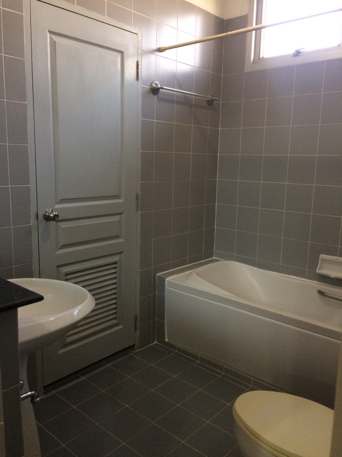 ให้เช่าคอนโด เดอะ วอเตอร์ฟอร์ด ไดมอน ทาวเวอร์ Wateford Diamond Tower 2 ห้องนอน