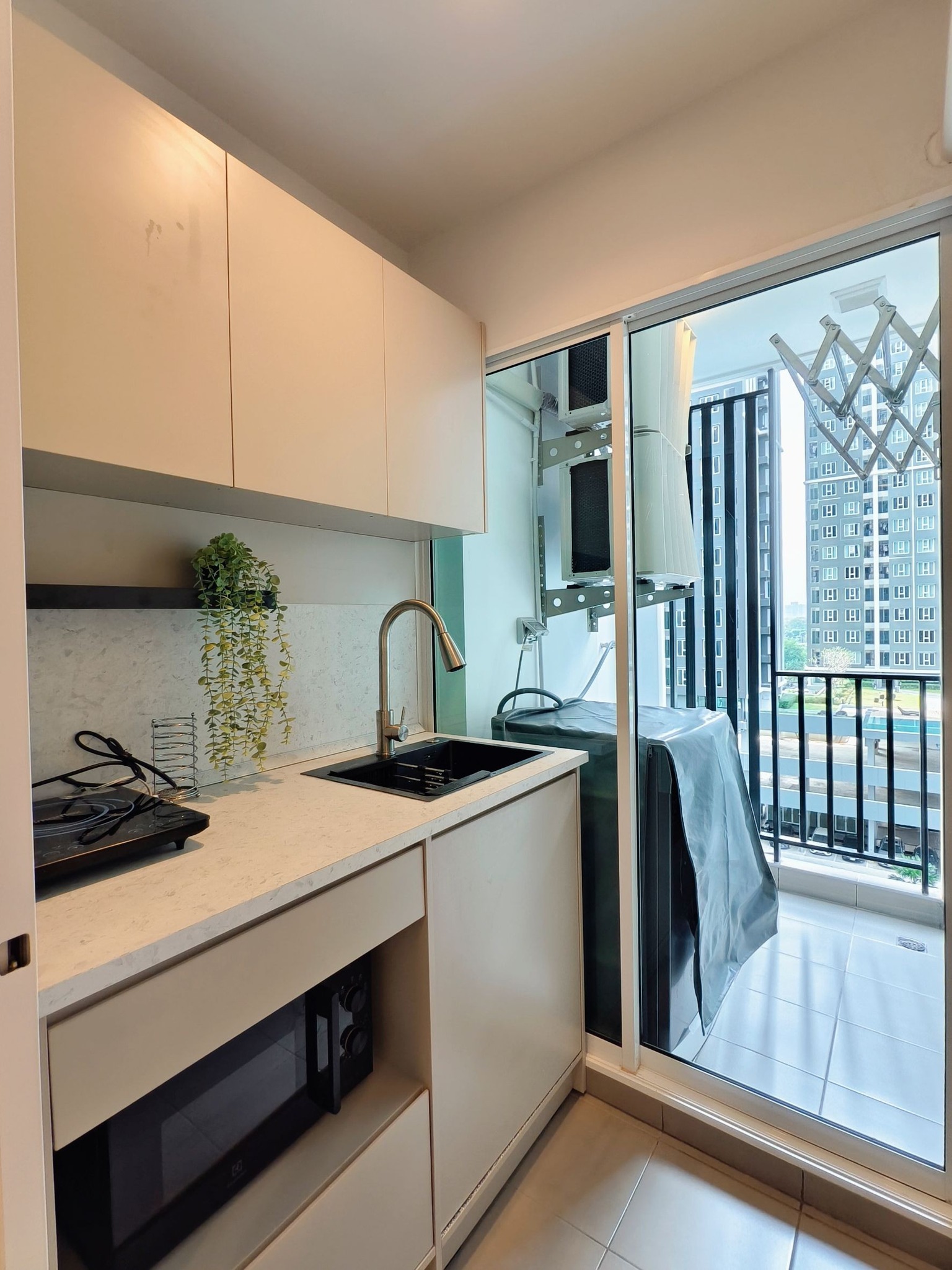 ให้เช่าคอนโด รีเจ้นท์ โฮม บางนา / For Rent Regent Home Bangna (English below)