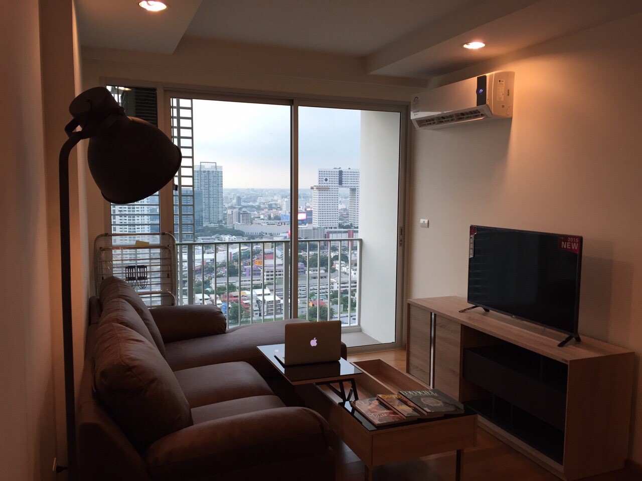 ให้เช่าคอนโด Abstracts Phahonyothin Park รีวิว คอนโด แอ็บสแตร็กส์ พหลโยธิน พาร์ค ห้องใหม่ แต่งครบ