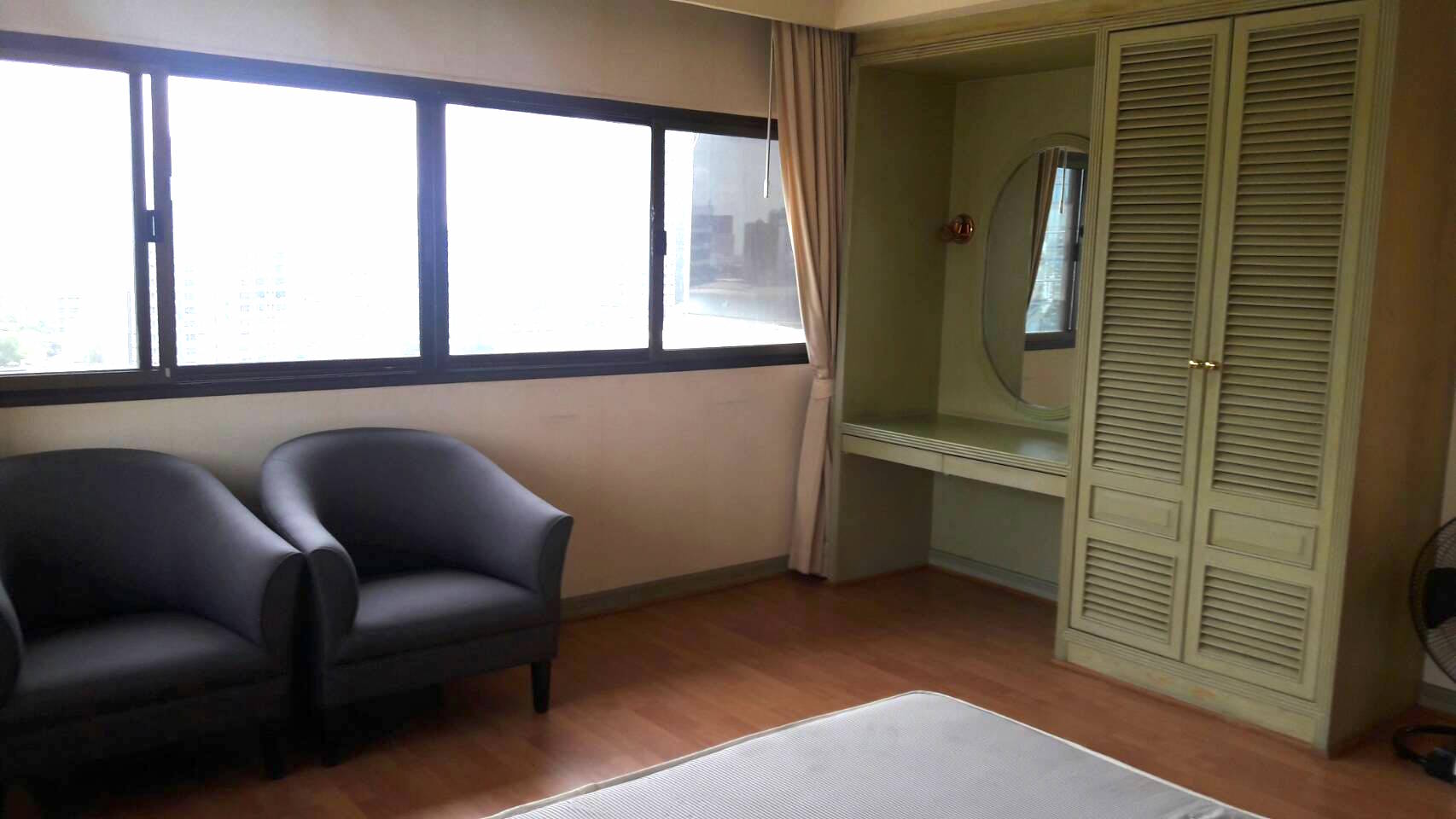 ให้เช่าคอนโด The Waterford Condominium (เดอะ วอเตอร์ฟอร์ด คอนโดมิเนียม) 4 ห้องนอน