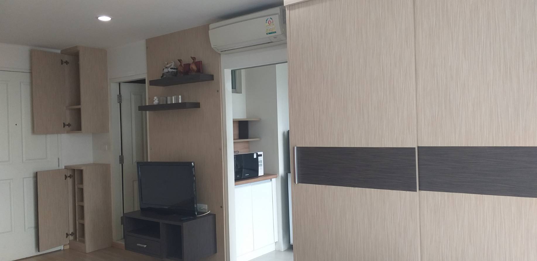 ให้เช่าคอนโด Regent Ratchada Tower (รีเจ้นท์ รัชดา ทาวเวอร์ ซอยรัชดา 17 หรือ อินทรามระ49 ) ห้องสตูดิโอ 1 ห้องน้ำ ขนาด 29 ตรม