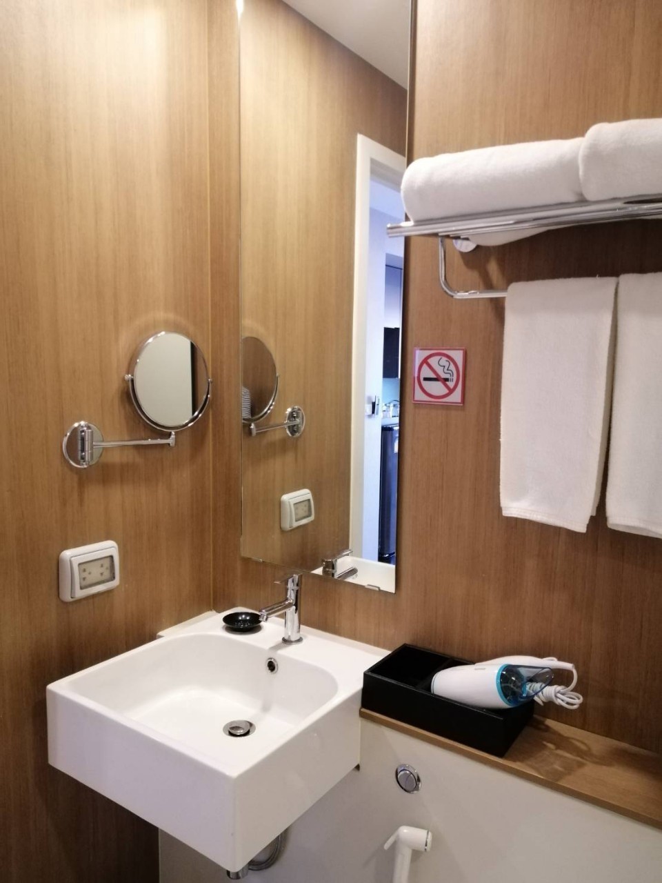 ให้เช่าคอนโด Blossom Condo @ Sathorn - Charoenrat (บลอสซั่ม คอนโด สาทร-เจริญราษฎร์ แบบ 1 ห้องนอน 1 ห้องน้ำ ขนาด30 ตรม อาคาร A