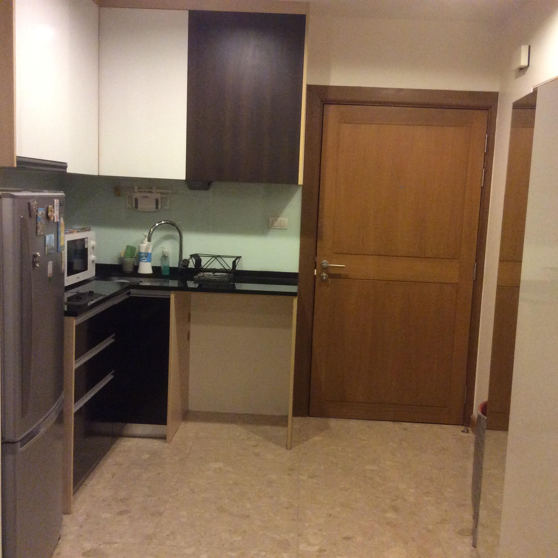 ให้เช่าคอนโด Sathorn Gardens (สาธร การ์เด้นส์) 1 ห้องนอน 1 ห้องน้ำ ขนาด 39 ตรม ชั้น 8