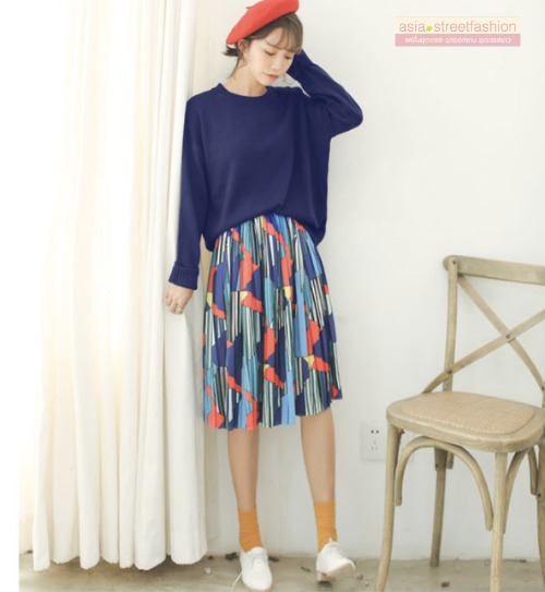 Sweater เสื้อสเวทเตอร์แขนยาว สีกรมท่า ทรงสวย จะใส่เดี่ยวไหรือใส่โค้ทคลุมก็เริ่ด