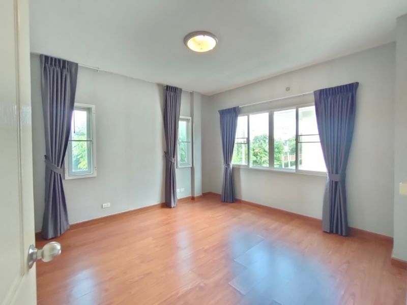 ขาย /ให้เช่า บ้านเดี่ยว 2 ชั้น หลังมุม ห่าง MRT บางพลู เพียง 5 นาทีโครงการ The Centro Rattanathibet : เดอะ เซนโทร รัตนาธิเบศร์ ขนาด 52 ตารางวา