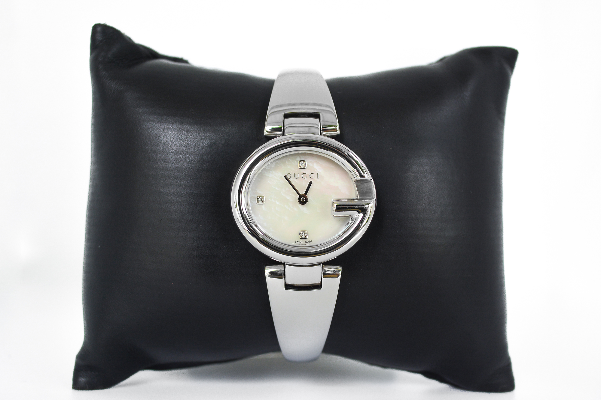 Gucci กำไล หน้ามุก ฝังเพชร กล่องใบครบ (Sold)