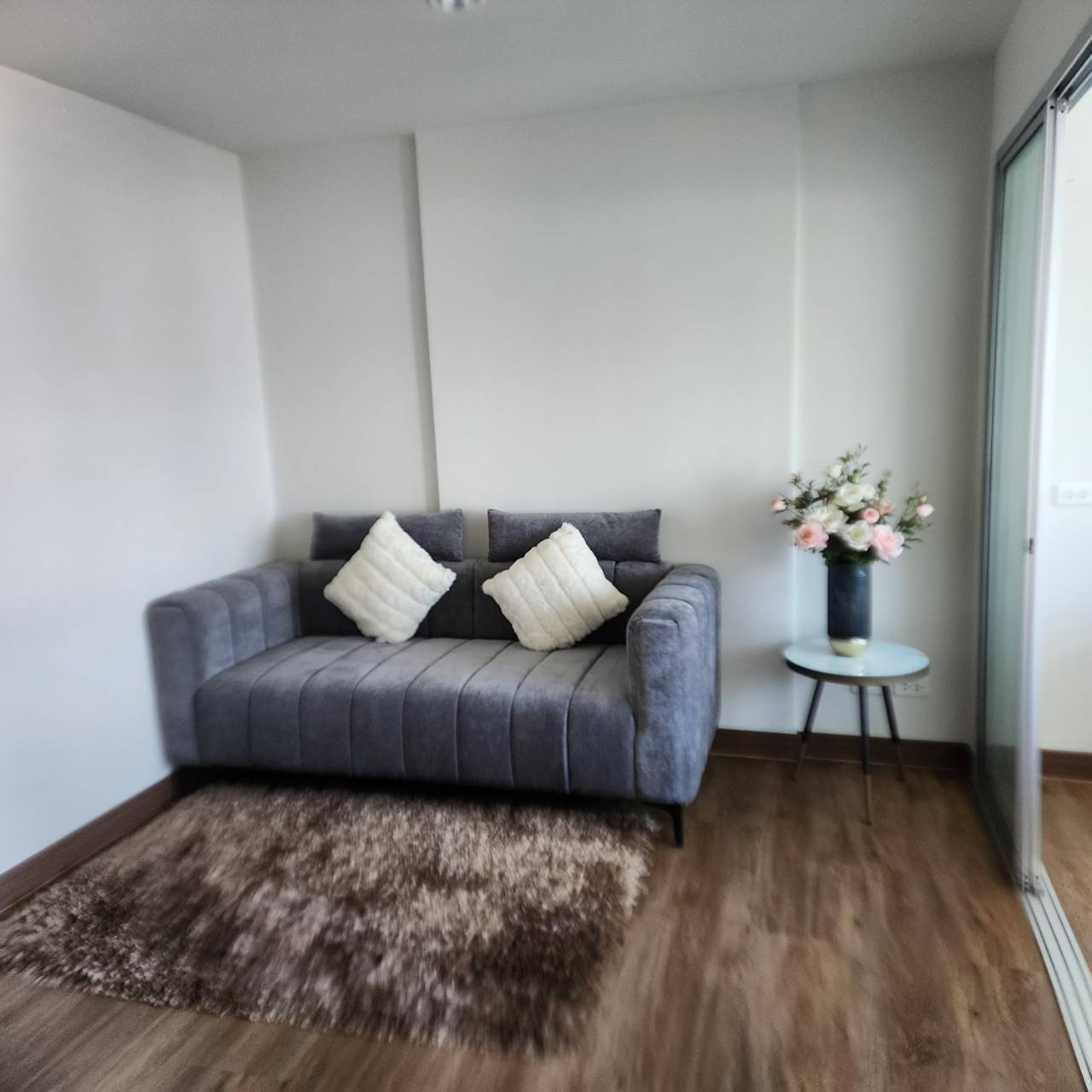 ให้เช่า dcondo Rattanathibet (ดีคอนโด รัตนาธิเบศร์) ก่อนถึงรถไฟฟ้าสถานีไทรม้า สตูดิโอ ขนาด 28.84 ตร.ม. ชั้น 6 ตึกB ทิศเหนือ