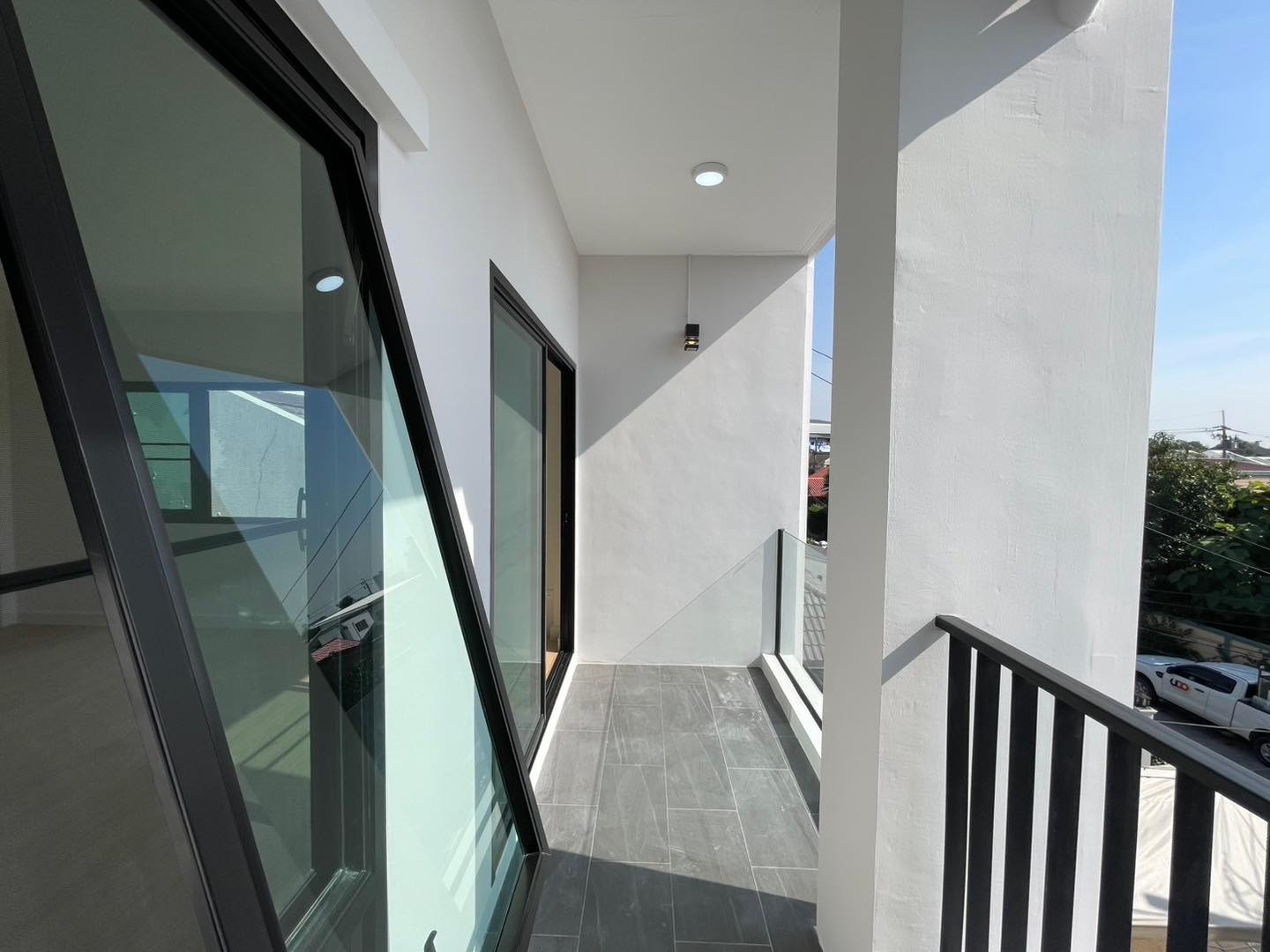 ด่วน! ทาวน์โฮม 3 ชั้น ติวานนท์ 43 ใกล้ MRT สามัคคี ✨ รีโนเวทใหม่หมดจด! ราคาพิเศษ ฿3.99 ล้าน