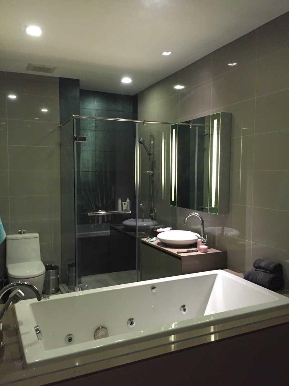 ให้เช่า M Silom (เอ็ม สีลม) อนุญาตเลี้ยงน้องหมา น้องแมวได้ ชั้น 11 fully Furnished. 1 ห้องนอน