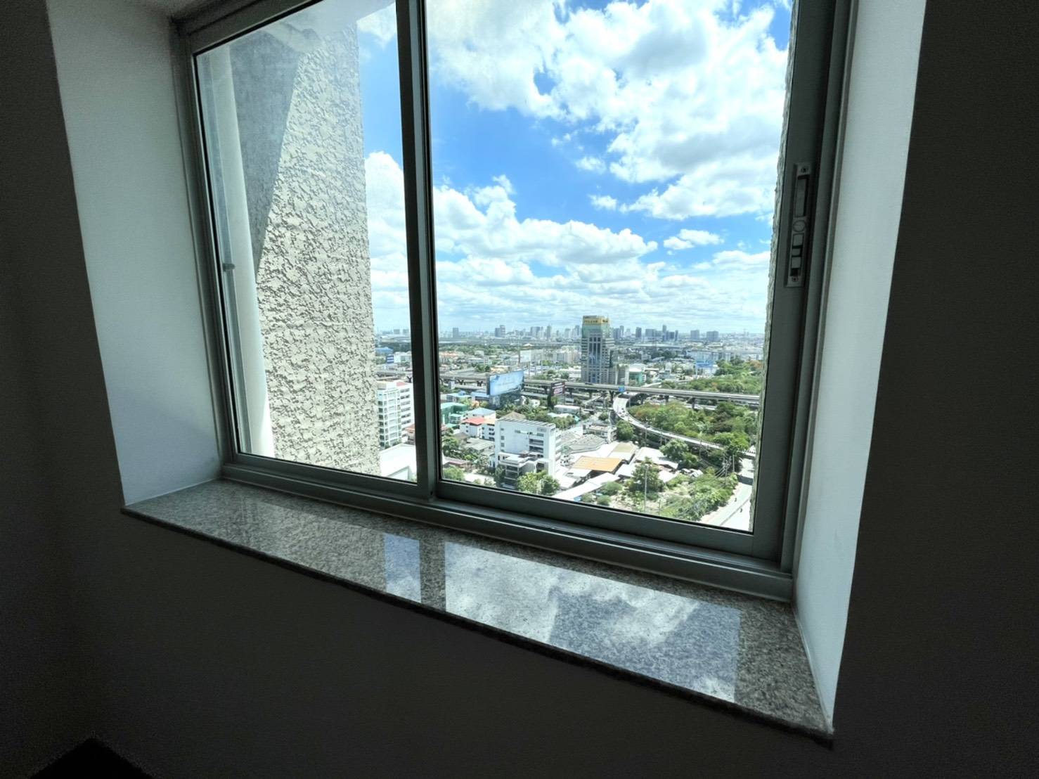 ขาย คอนโด ศุภาลัย ปาร์ค รัชโยธิน Supalai Park Ratchayothin ชั้น 24 ห้องมุม แบบ 2 ห้องนอน