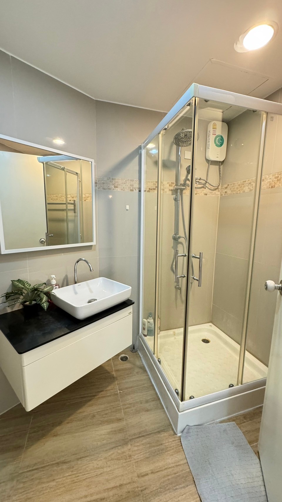 ให้เช่าคอนโด Rama Harbour view condo (รามา ฮาร์เบอร์ วิว คอนโด) ชั้น 7 วิวทะเล 2 ห้องนอน 2 ห้องน้ำ ขนาด 110 ตรม + พื้นที่ระเบียง