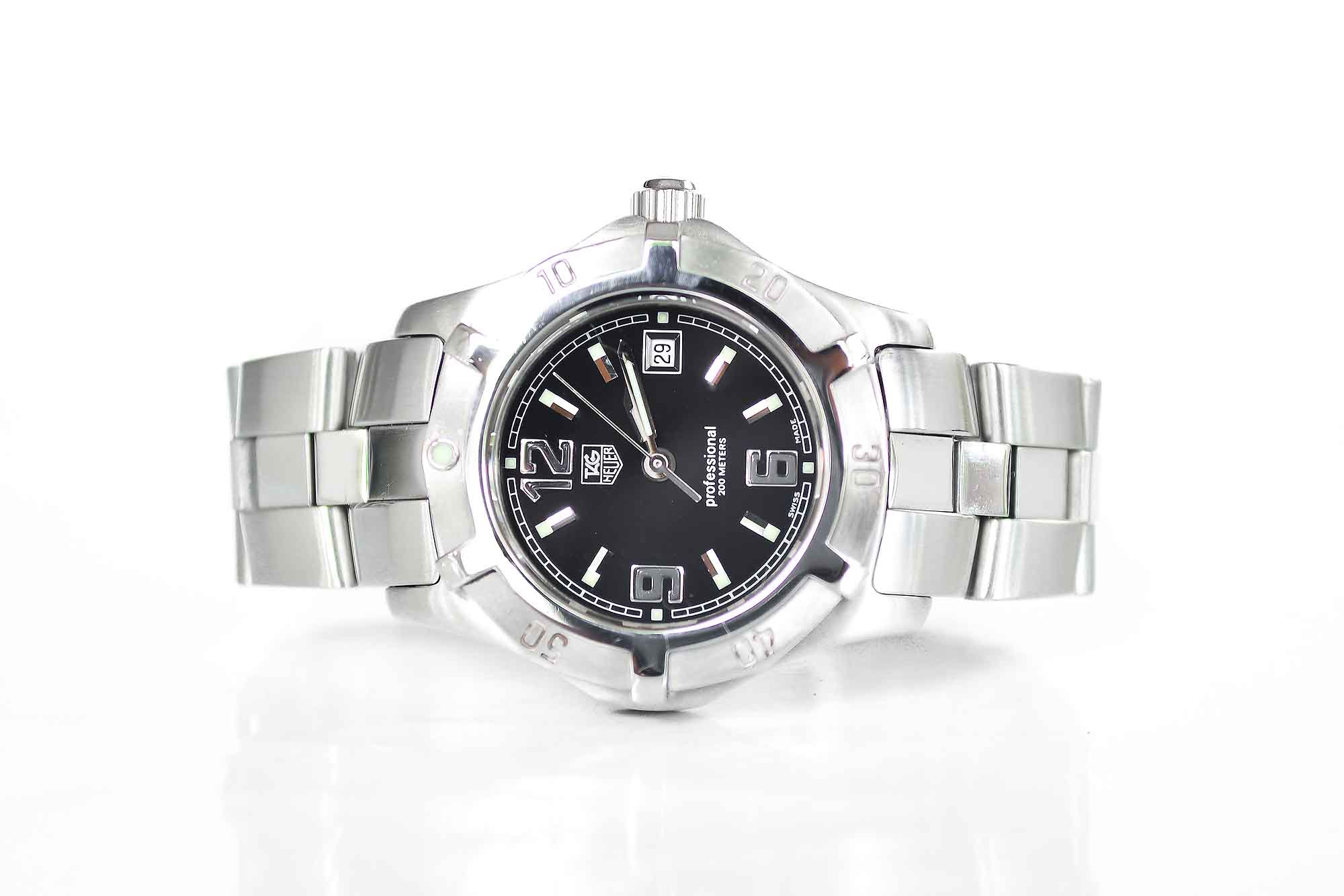 Tag Heuer Exclusive Lady size Quartz หน้าดำ (Sold)