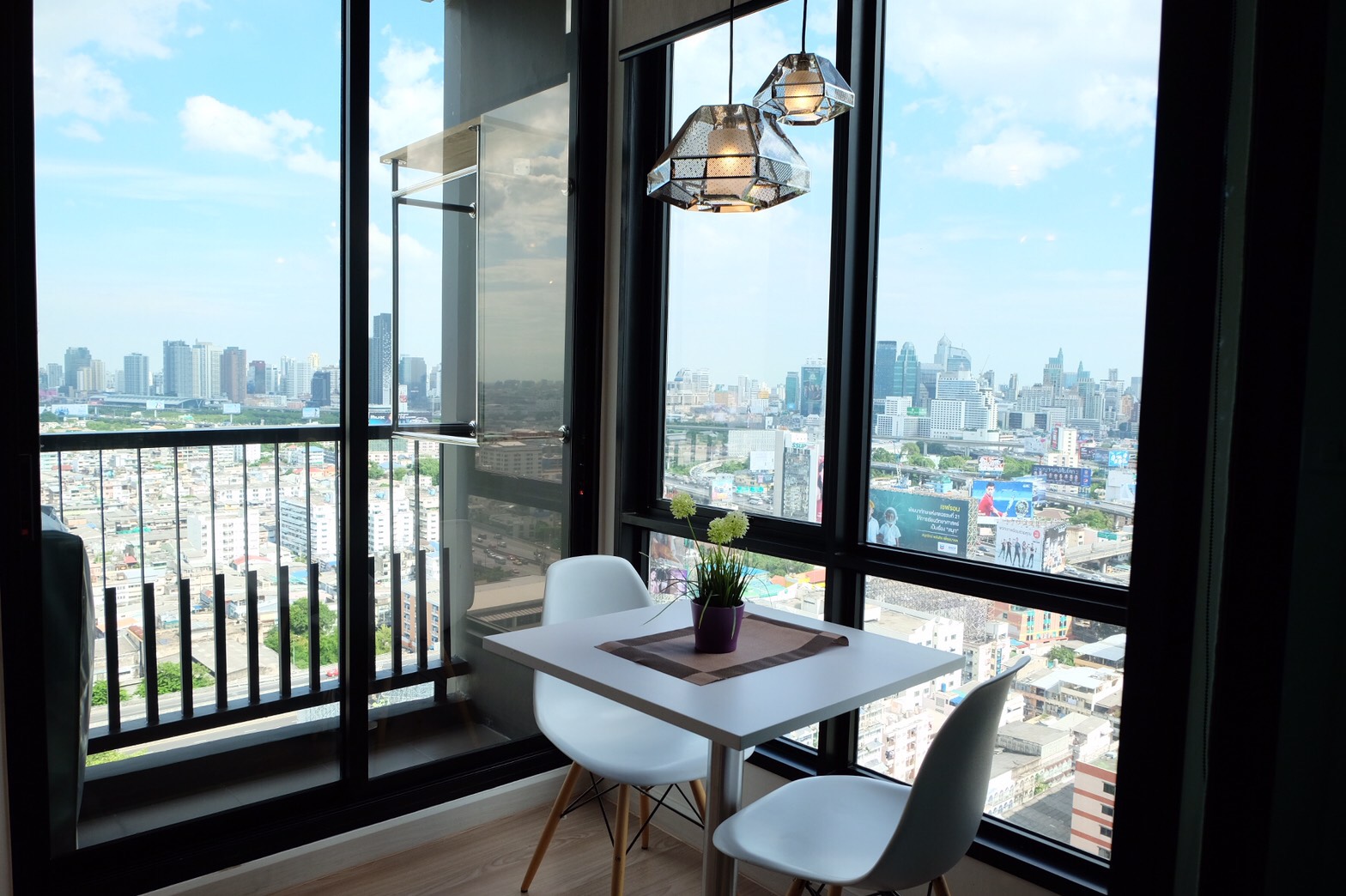 ให้เช่าคอนโดThe Capital Ratchaprarop-Vibha (เดอะ แคปิตอล ราชปรารภ-วิภา) 1 ห้องนอน 1 ห้องน้ำ