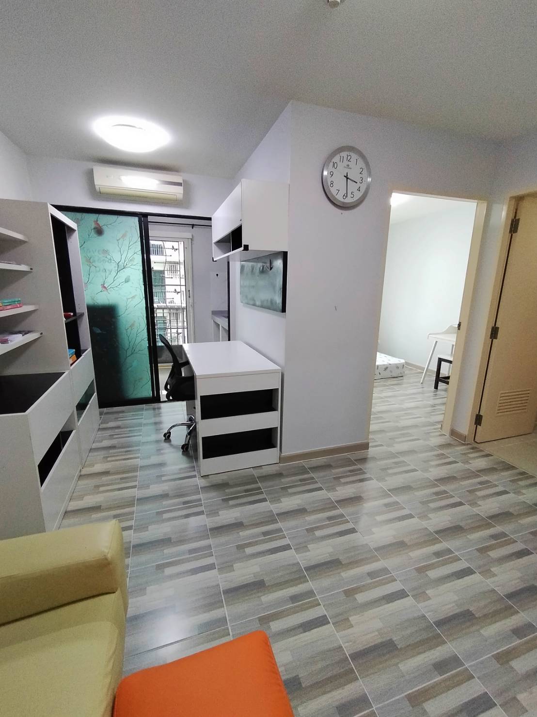 ให้เช่า iCondo Serithai Green Space (ไอคอนโด เสรีไทย กรีนสเปซ) ตั้งอยู่หน้าถนนเสรีไทย ระหว่างเสรีไทย43-45 ห้องทำใหม่เอี่ยม สวยจนหลงรัก