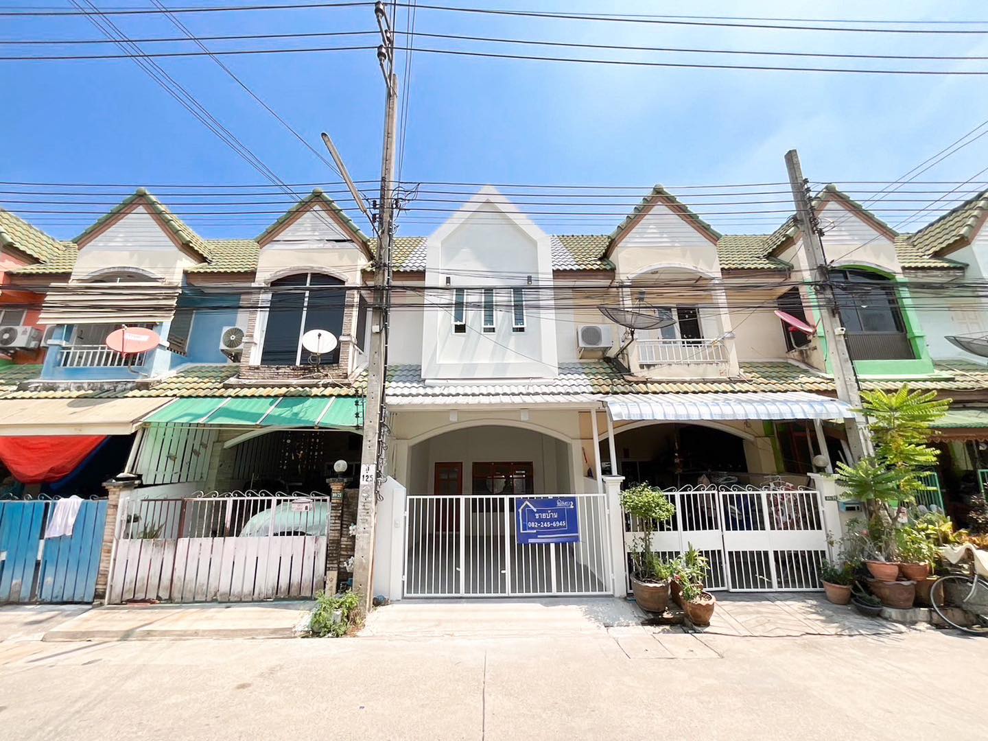 ขายทาวน์เฮ้าส์ หมู่บ้านธนจิตต์ ราคาพิเศษ 1,490,000 บาท ฟรีโอน! ทาวน์เฮ้าส์ 2 ชั้น ตกแต่งใหม่ พร้อมเข้าอยู่