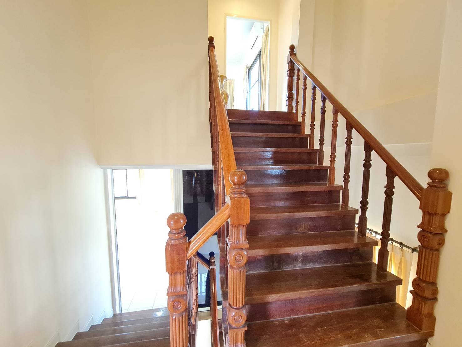 🏡 ขายบ้านเดี่ยวหลังใหญ่ วิวภูเขาล้อมรอบ หมู่บ้านพบโชคการ์เด้นฮิล (Phobchok Garden Hill) บางเสร่ – สัตหีบ