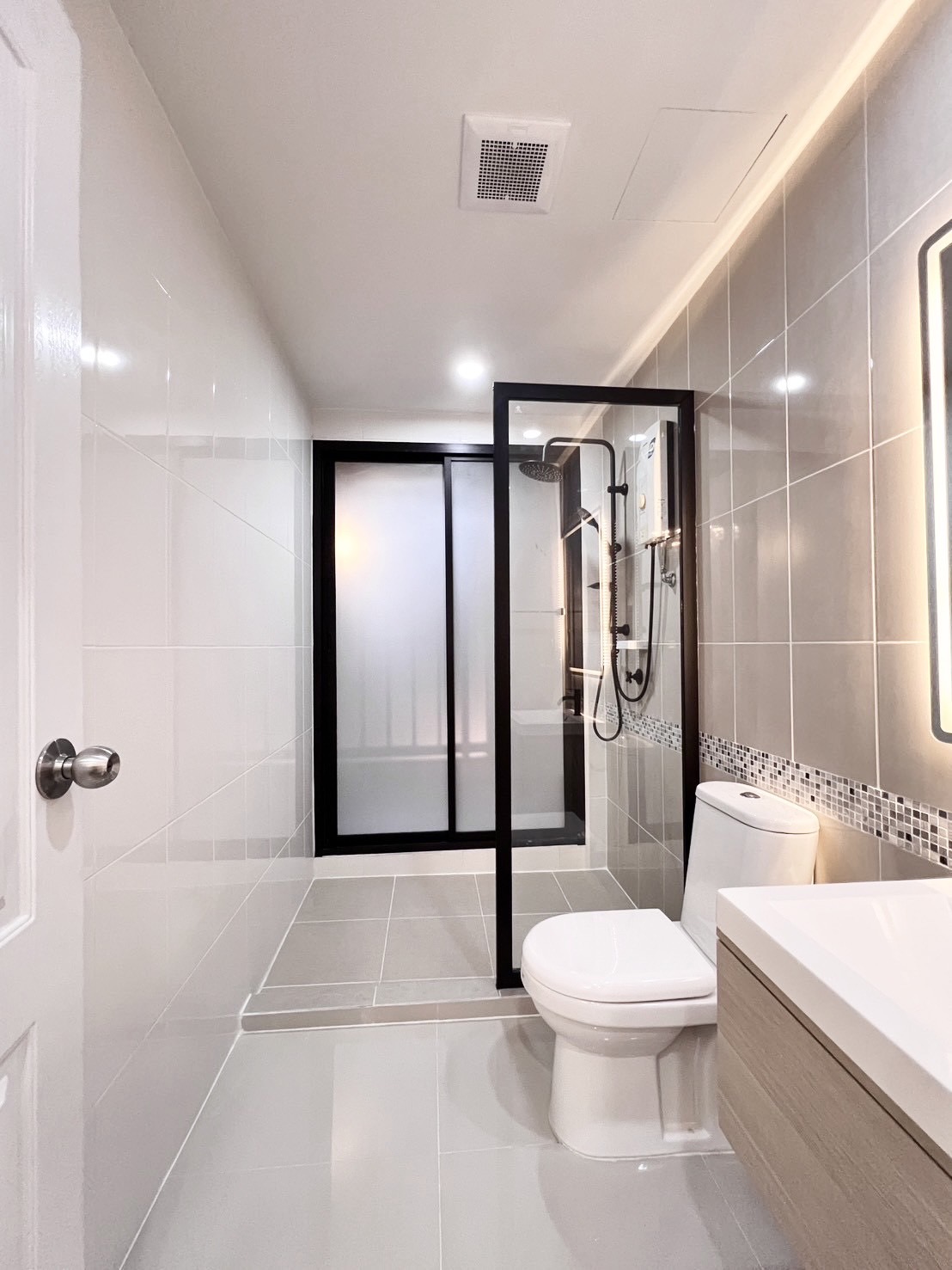 🔥ขายด่วน! คอนโดให้เช่า ที่ S1 Rama 9 (เอส วัน พระราม 9) ห้องแต่งครบ พร้อมอยู่ ใกล้รถไฟฟ้า MRT รามคำแหง 12 เพียง 700 เมตร! 🔥