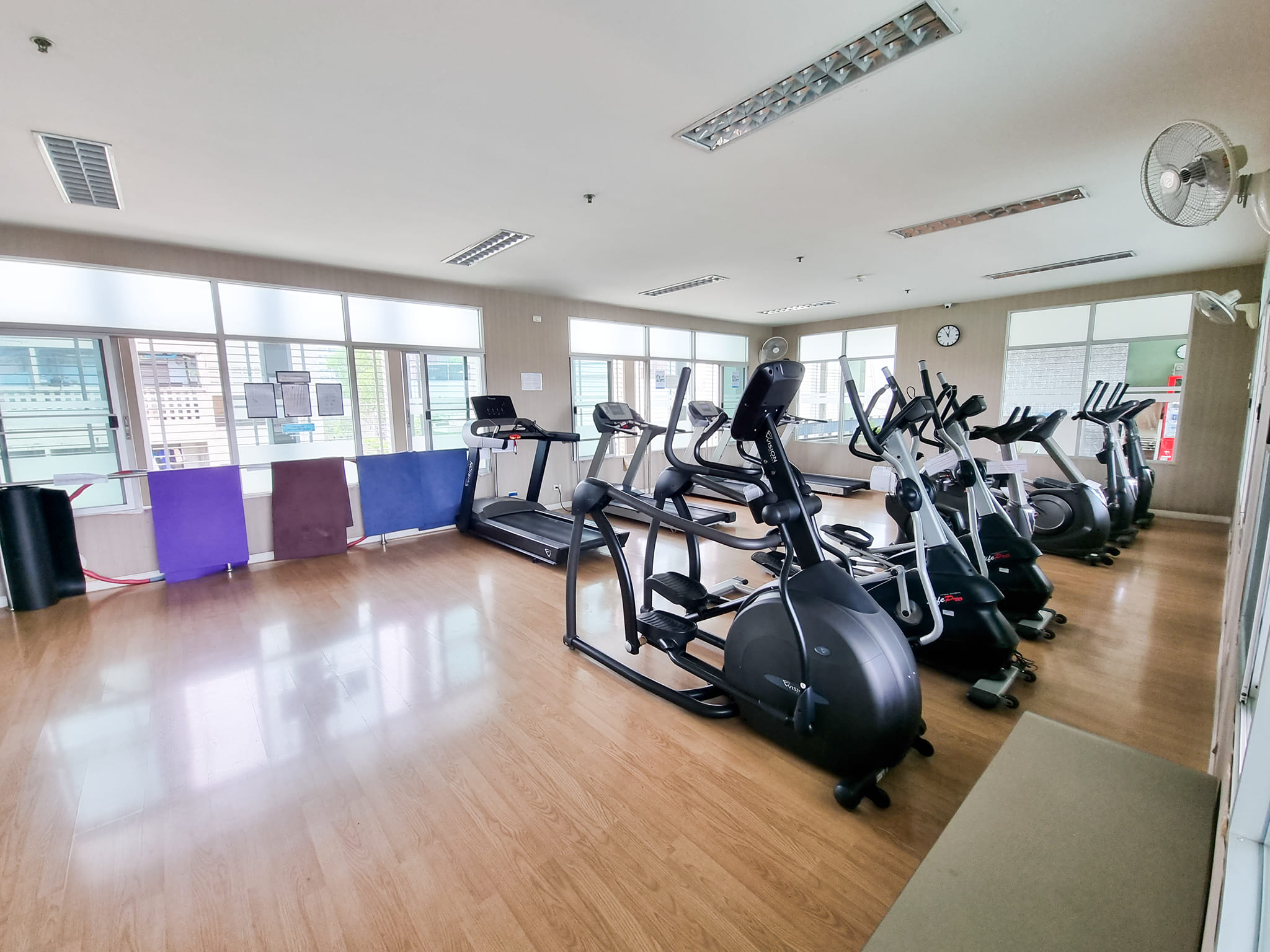 ขายคอนโด Lumpini Ville Latphrao - Chokchai 4 (ลุมพินี วิลล์ ลาดพร้าว - โชคชัย 4) 1 ห้องนอน 1 ห้องน้ำ ขนาด 28 ตร.ม.