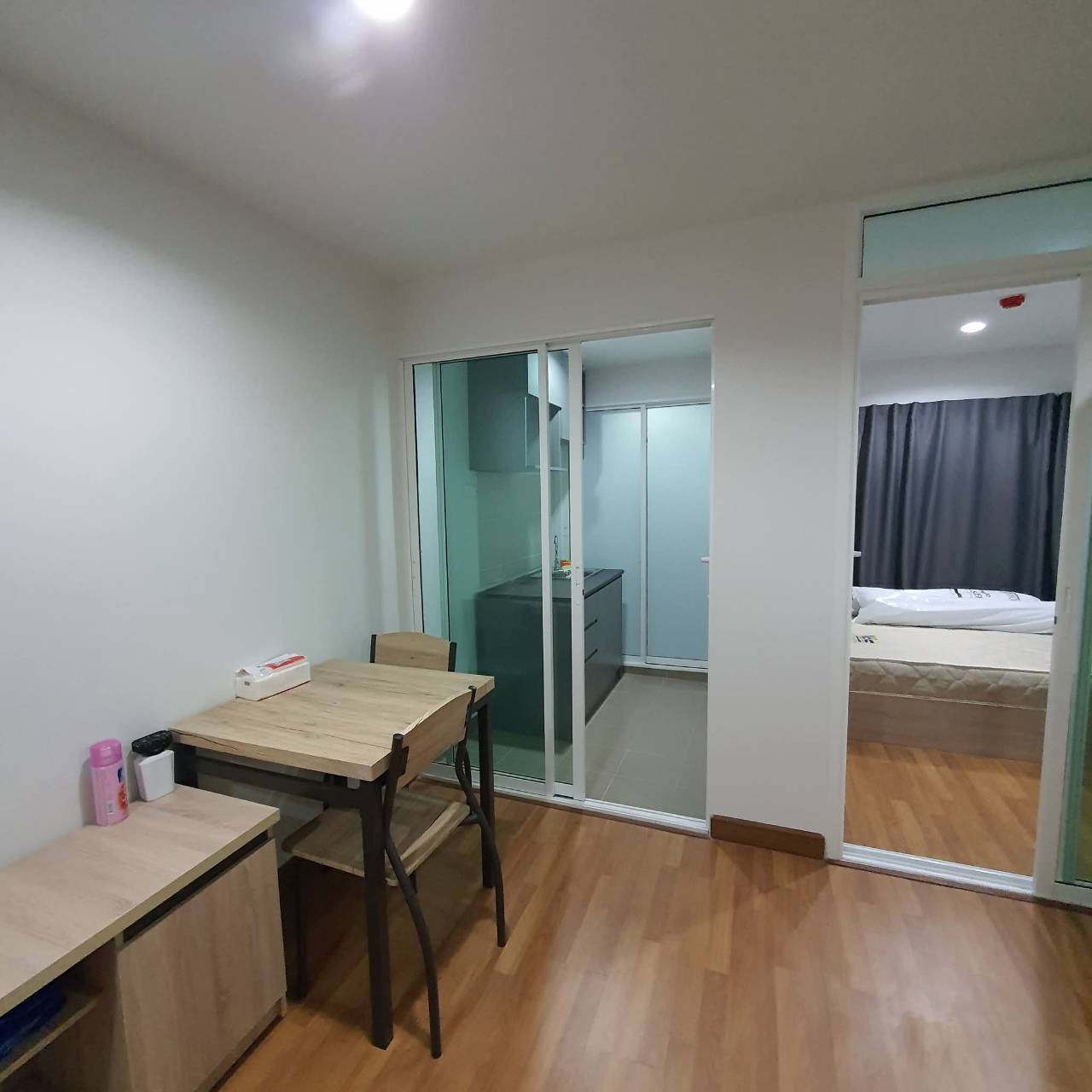 ðĒ āđāļŦāđāđāļāđāļē Regent Orchid Talad Plu (āļĢāļĩāđāļāļāļāđ āļāļāļĢāđāļāļīāļ āļāļĨāļēāļāļāļĨāļđ) āļāļāļāđāļ Low-Rise 8 āļāļąāđāļ āđāļāļĨāđ BTS āļāļĨāļēāļāļāļĨāļđ āđāļāļĩāļĒāļ 300 āļĄ. āđāļāļīāļāļāļēāļāļŠāļ°āļāļ§āļ ð