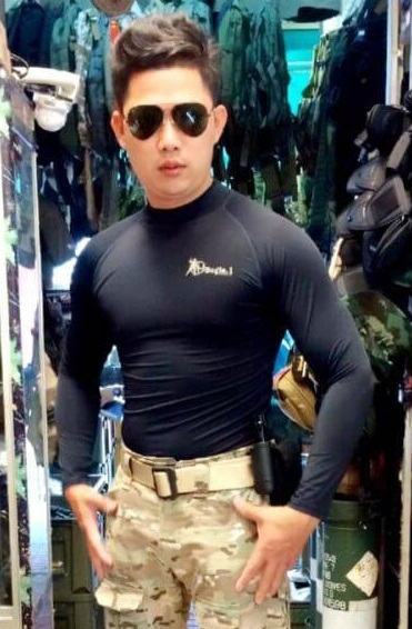 เสื้อยืดแขนยาว ผ้านาโน สีดำ ใส่สบาย ระบายอากาศได้ดี แห้งง่าย ไม่อบ ไม่อับ กระชับตัว คล่องตัวเวลาสวมใส่