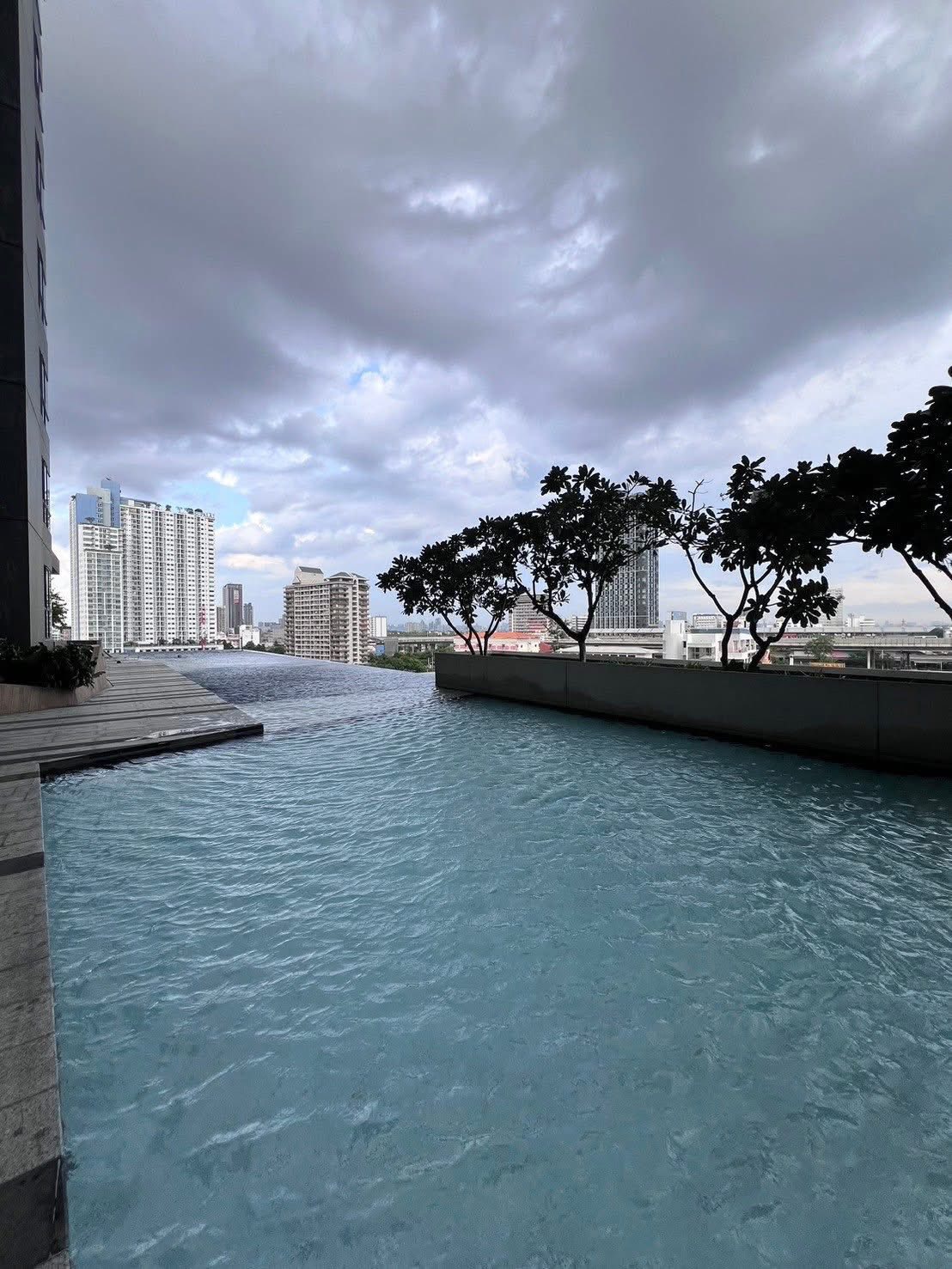 ให้เช่าคอนโด The Politan Rive (เดอะ โพลิแทน รีฟ) ติดแม่น้ำเจ้าพระยา ขนาด 31.12 ตร.ม.