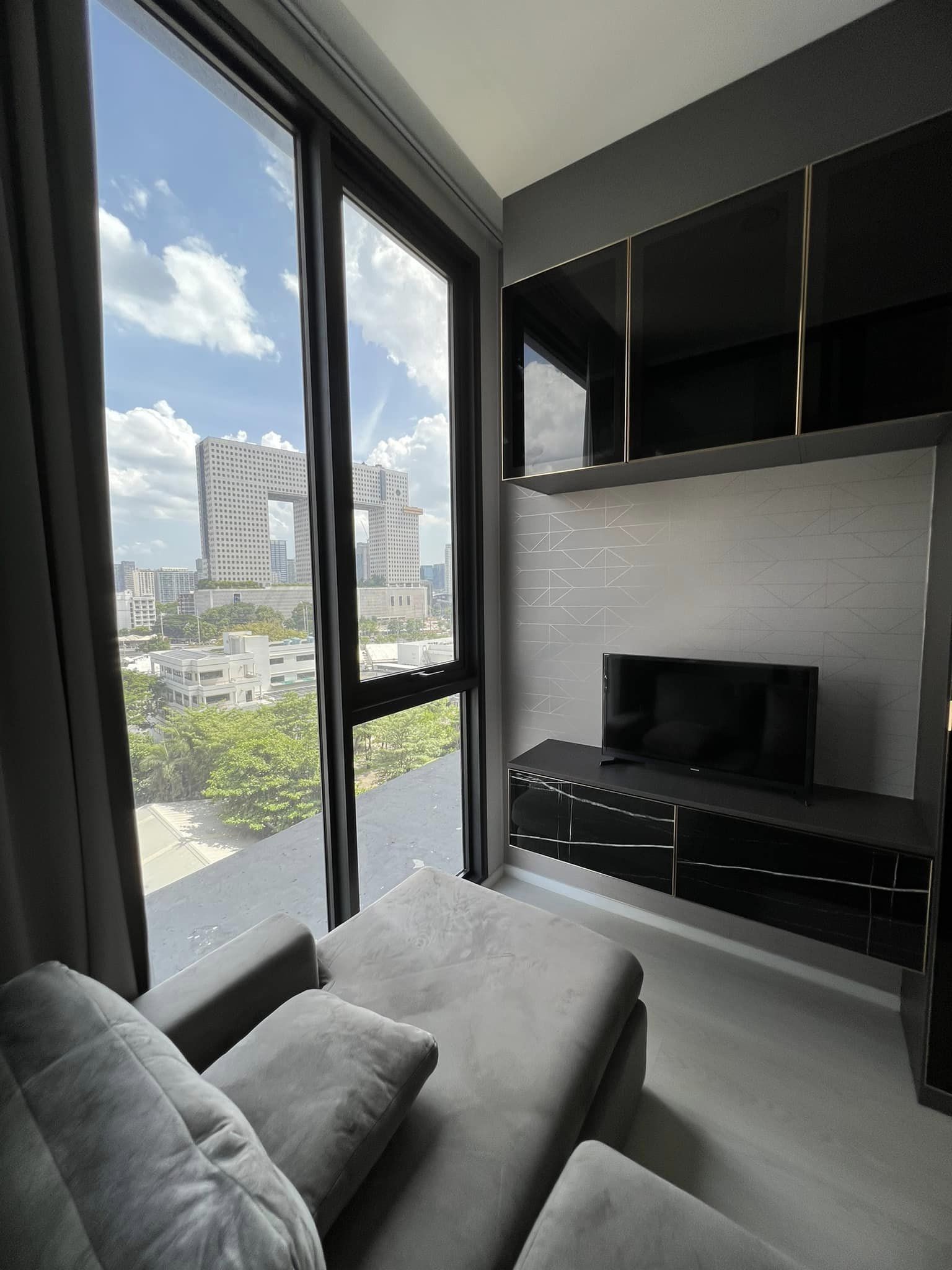 ให้เช่าคอนโด Mazarine Ratchayothin (แมสซารีน รัชโยธิน) - ห้อง Studio ขนาด 35 ตรม. ชั้น 9 ห้องหัวมุม ไม่ร้อน - ครัวปิด