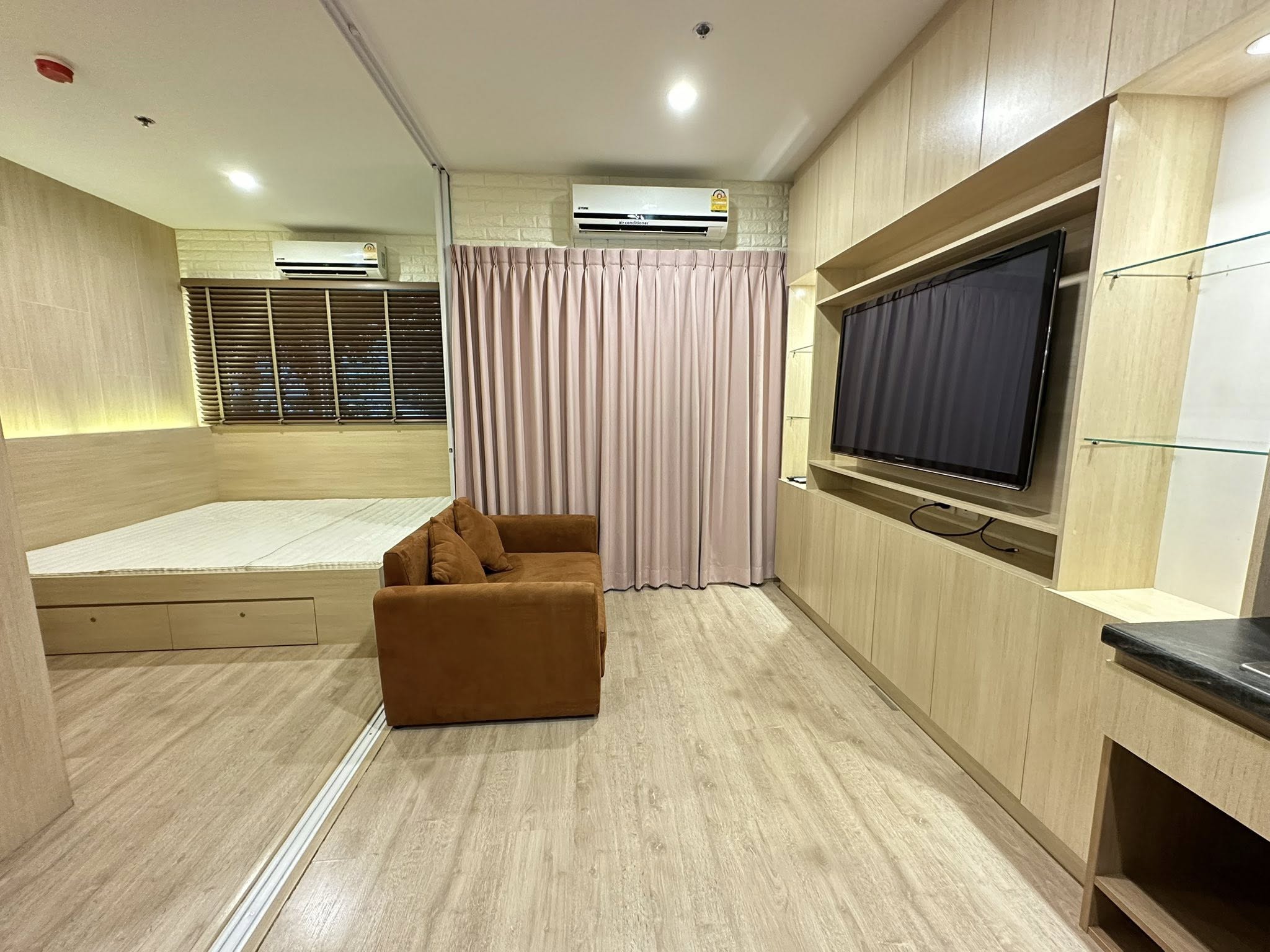 ðĄâĻ āđāļŦāđāđāļāđāļēāļāļāļāđāļ āđāļāļāļ° āđāļāļĄāđāļ āđāļāļĢāļāļāđ āļŠāļēāļāļĢ - āļ§āļļāļāļēāļāļēāļĻ/ The Tempo Grand Sathorn â Wutthakat âĻ