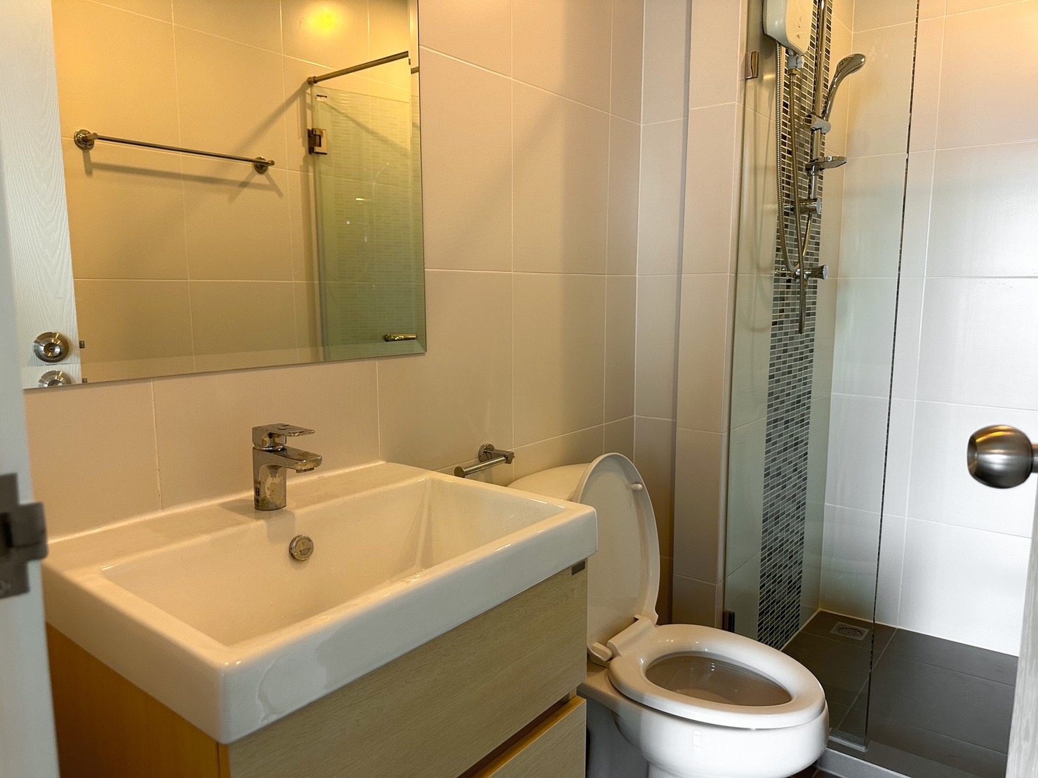 ให้เช่าคอนโด เมโทร สกาย ประชาชื่น / For Rent Metro Sky Prachachuen (English below)