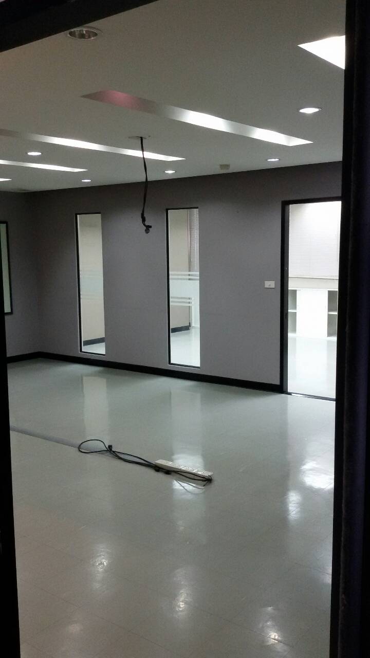 Office ให้เช่า พื้นที่ 192 ตรม ตึกอมรพันธ์ 2 ชั้น 15 ราคา 48000 ต่อเดือน