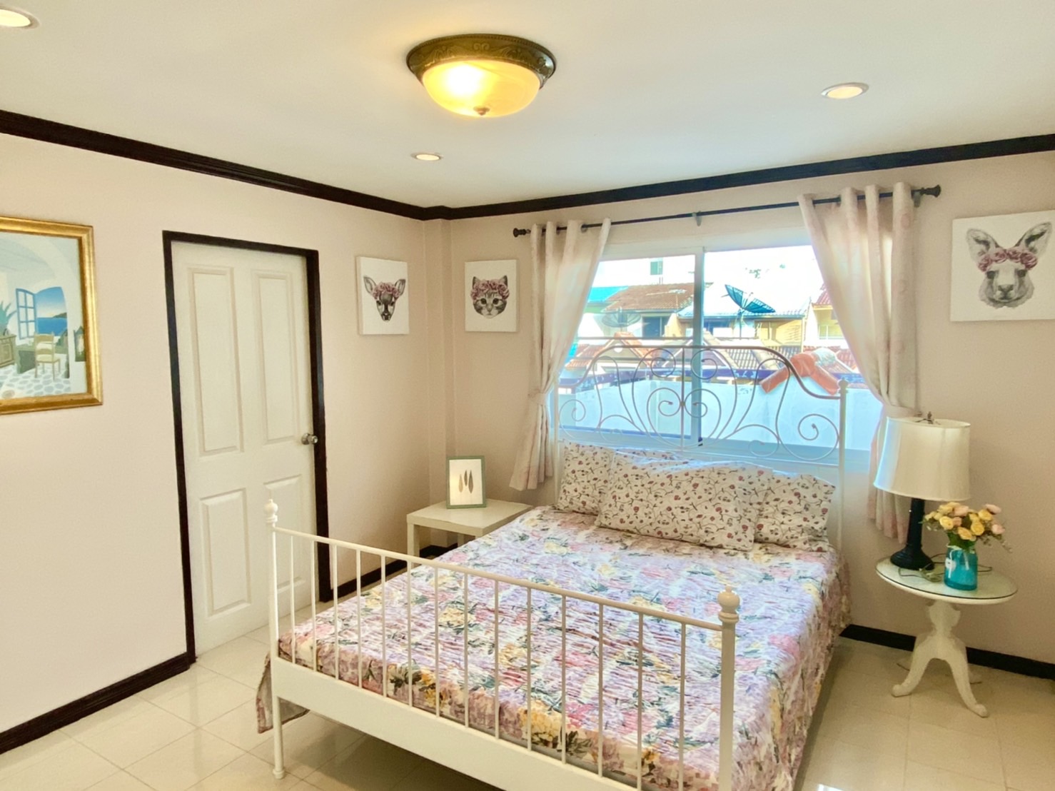 ให้เช่าทาวน์โฮม 4 ชั้น โครงการ รอยัล นครินทร์ วิลล่า 4 ห้องนอน 4 ห้องน้ำ +ห้องแม่บ้าน+ห้องเก็บของ จอดรถได้ 3 คัน