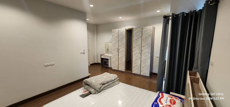 ให้เช่า 95,000 บาท ต่อเดือน Baan Lumpini Suanluang Rama 9 (บ้านลุมพินี สวนหลวง ร.9) มี 4 ห้องนอน