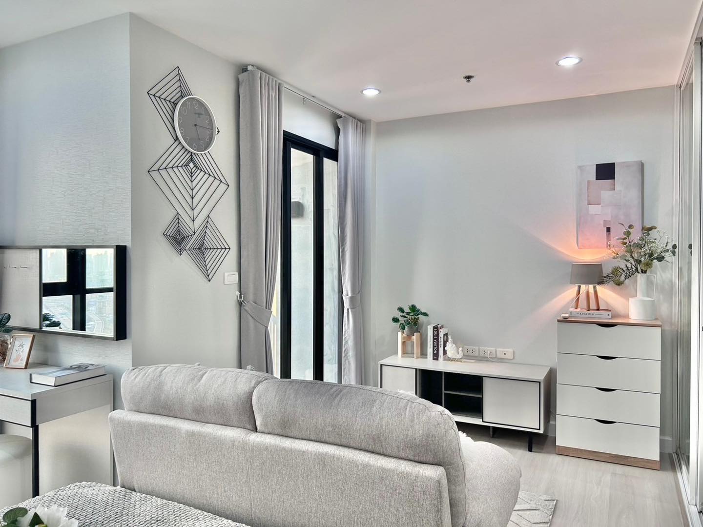 ขายด่วน! คอนโด The Base พระราม 9 – รามคำแหง ชั้นสูง วิวสวย พร้อมอยู่ 🎯 💥 ราคาสุดพิเศษเพียง 1,990,000 บาท!