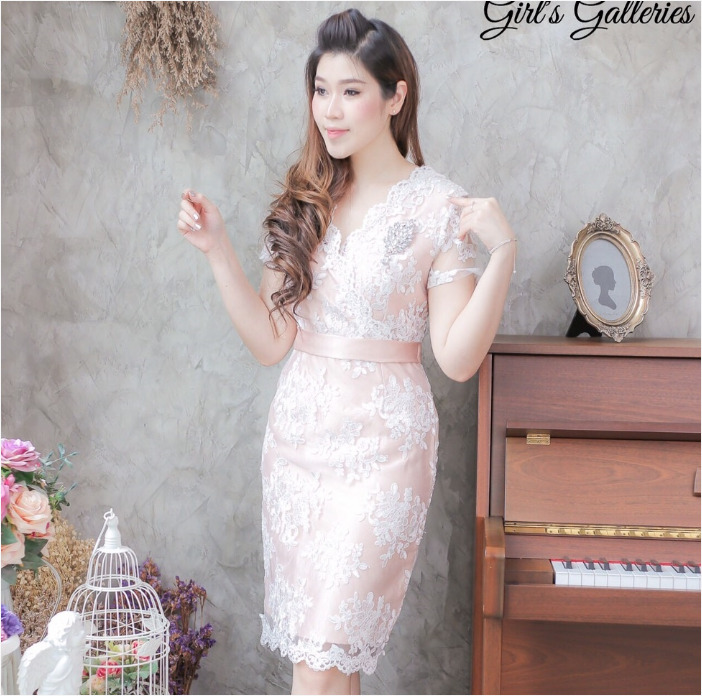 ชุดออกงาน/ชุดไปงานแต่งงานสีโอรส ปักลูกไม้ เข้ารูป แขนสั้น ลุคเรียบหรู สวย ดูดี