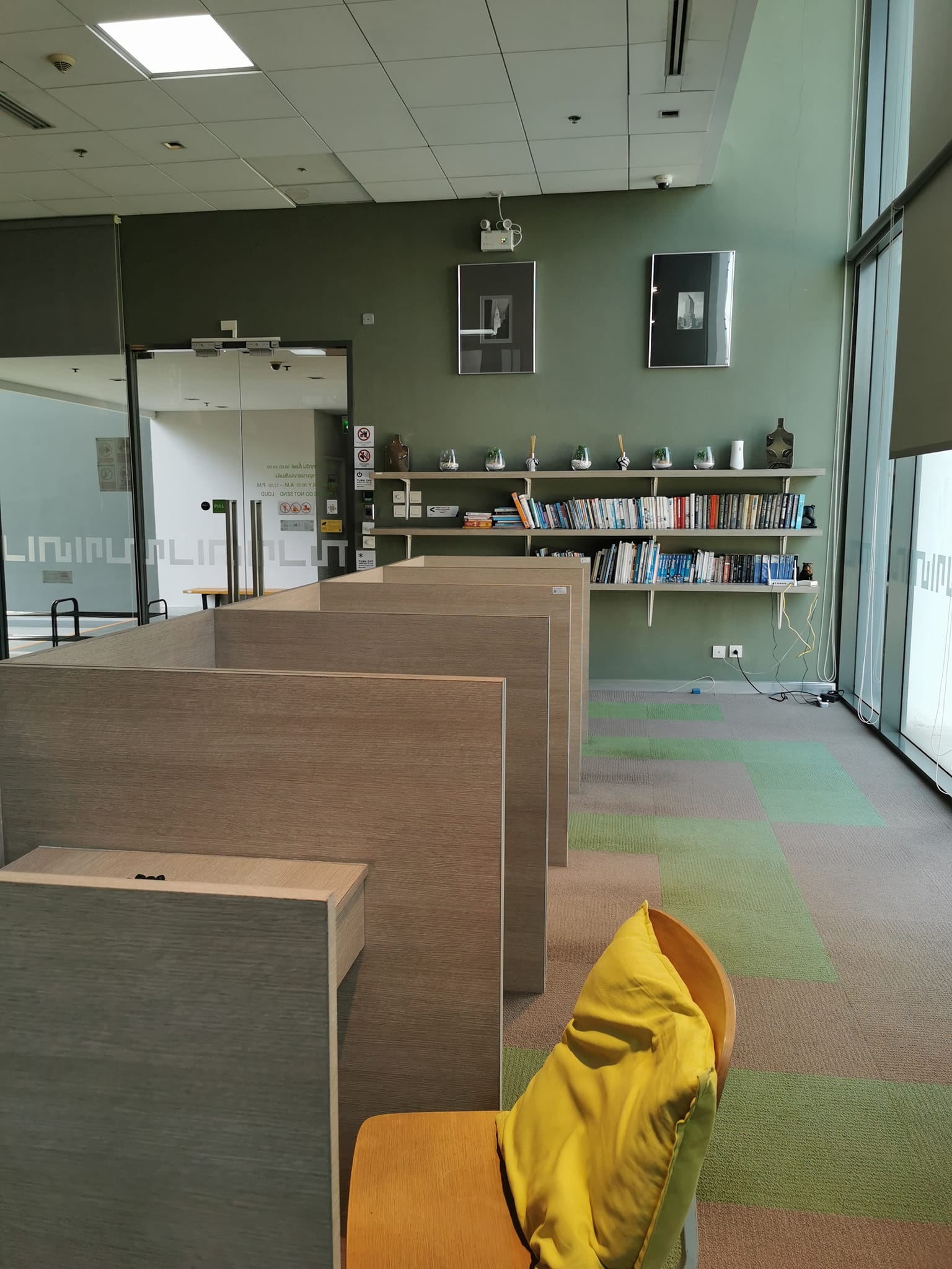 คอนโดให้เช่า คอนโดให้เช่า ที่ IDEO Mobi Rama 9 (ไอดีโอ โมบิ พระราม 9) ใกล้ BTS พระรามเก้า 2 ห้องนอน